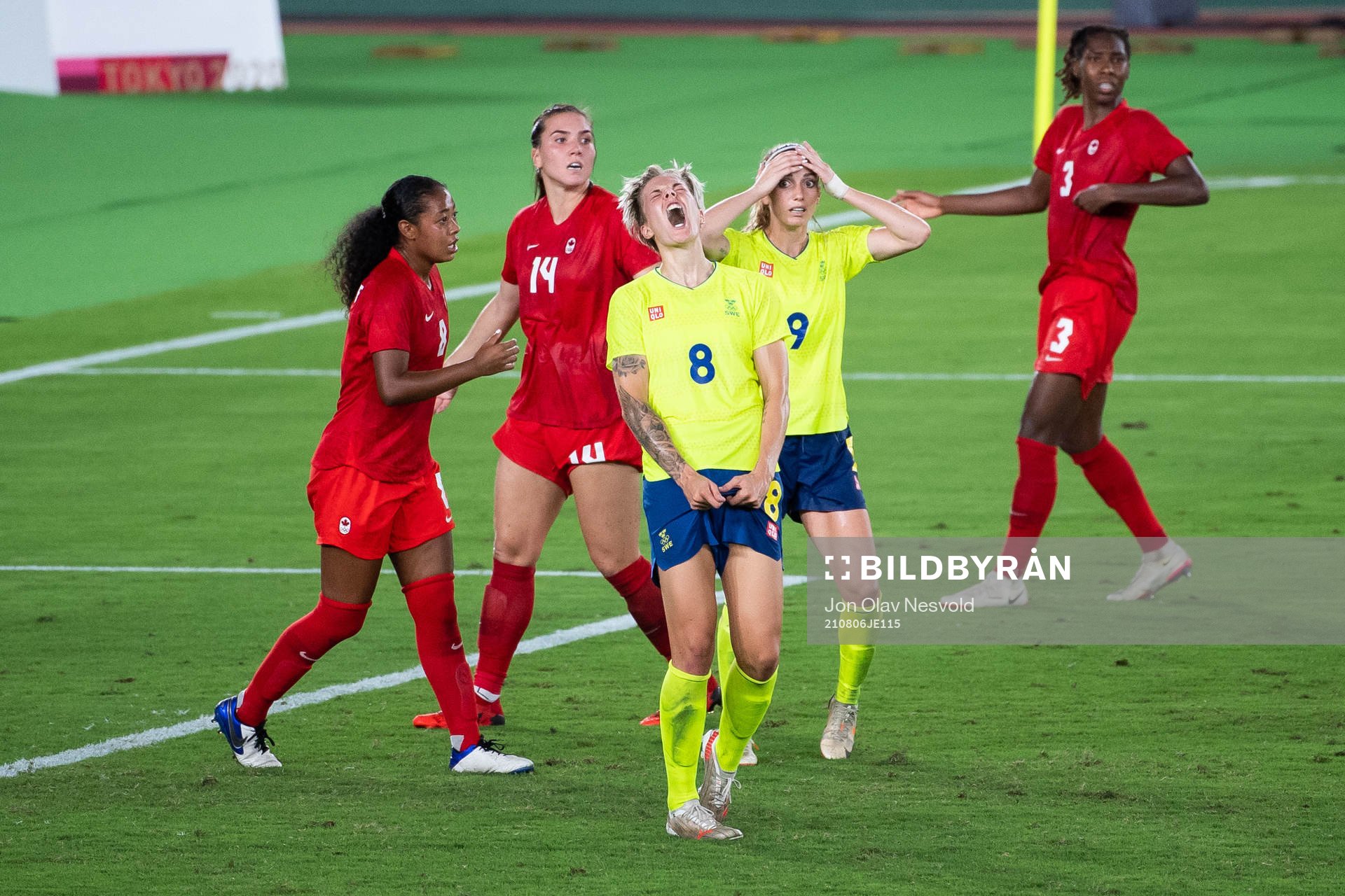 Lina Hurtig and Kosovare Asllani of Sweden looks dejected