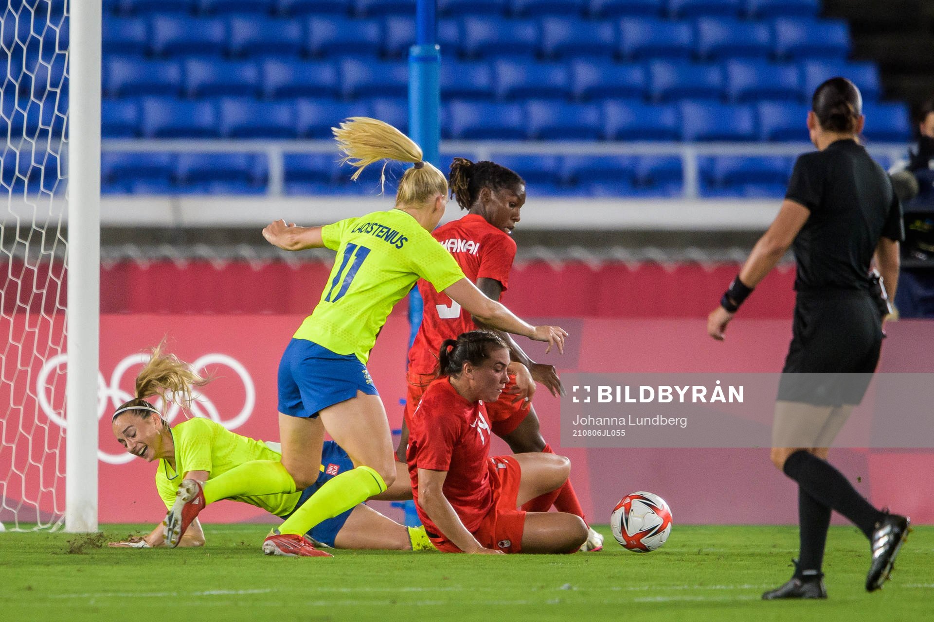 Kosovare Asllani and Stina Blackstenius of Sweden against