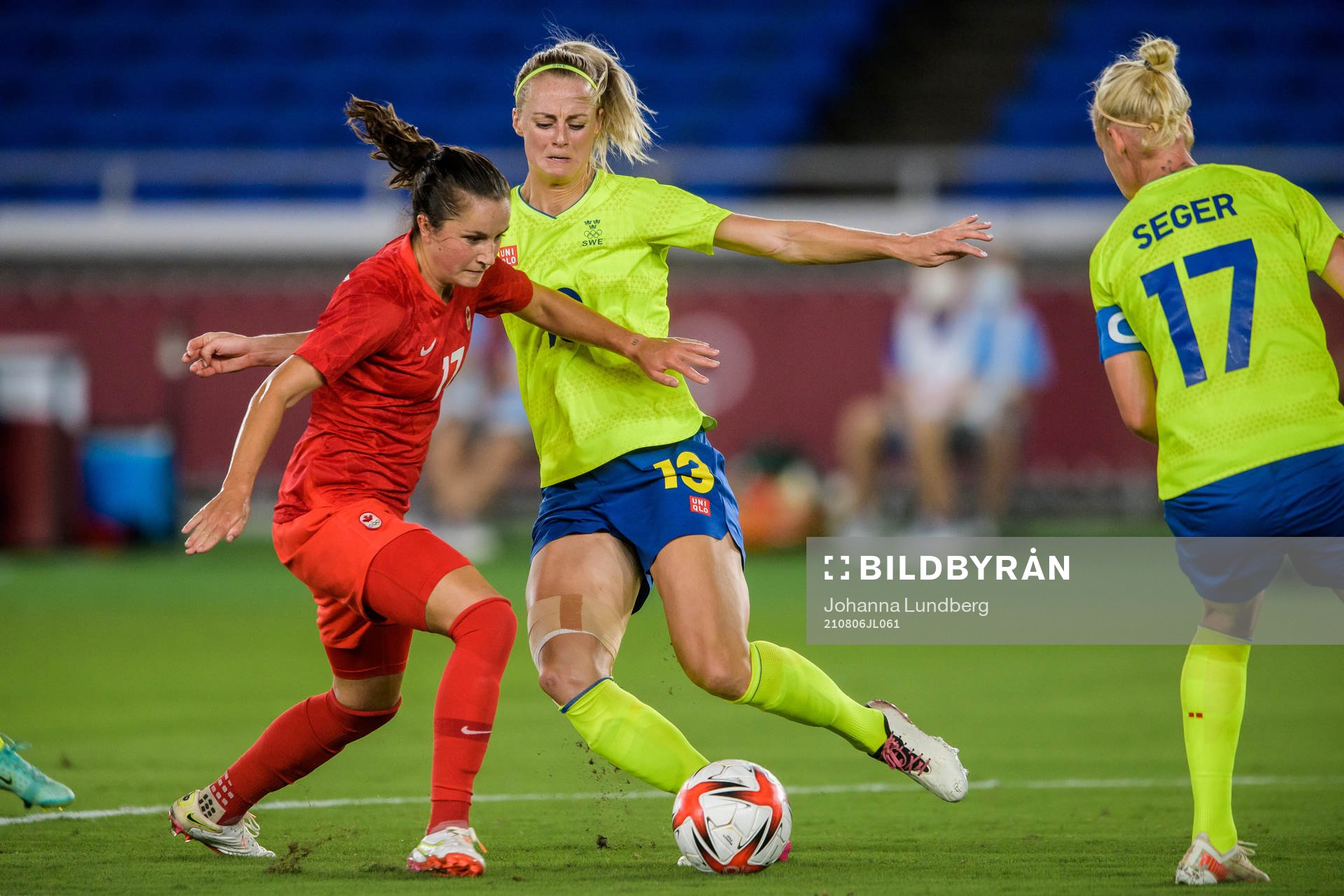Jessie Fleming of Canada and Amanda Ilestedt of Sweden in