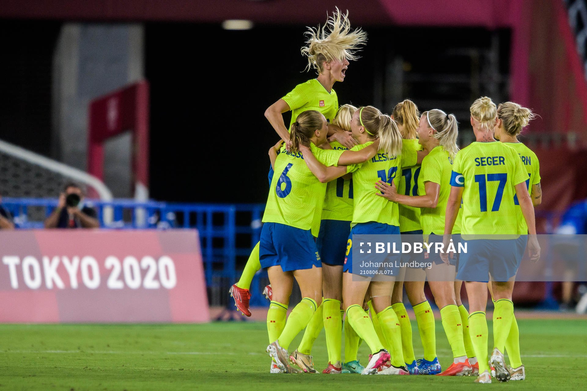 Stina Blackstenius of Sweden celebrates together with