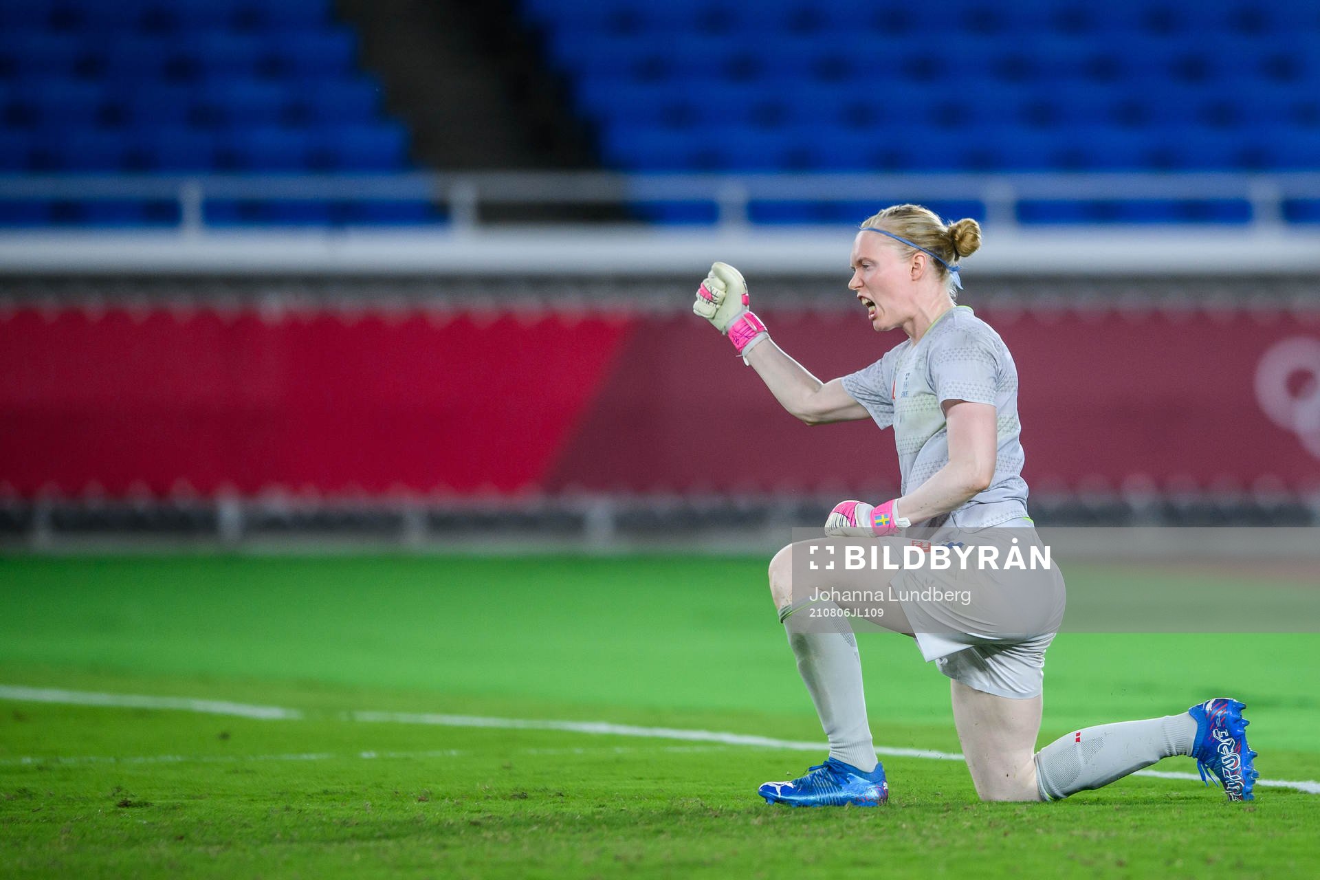 Hedvig Lindahl of Sweden celebrates