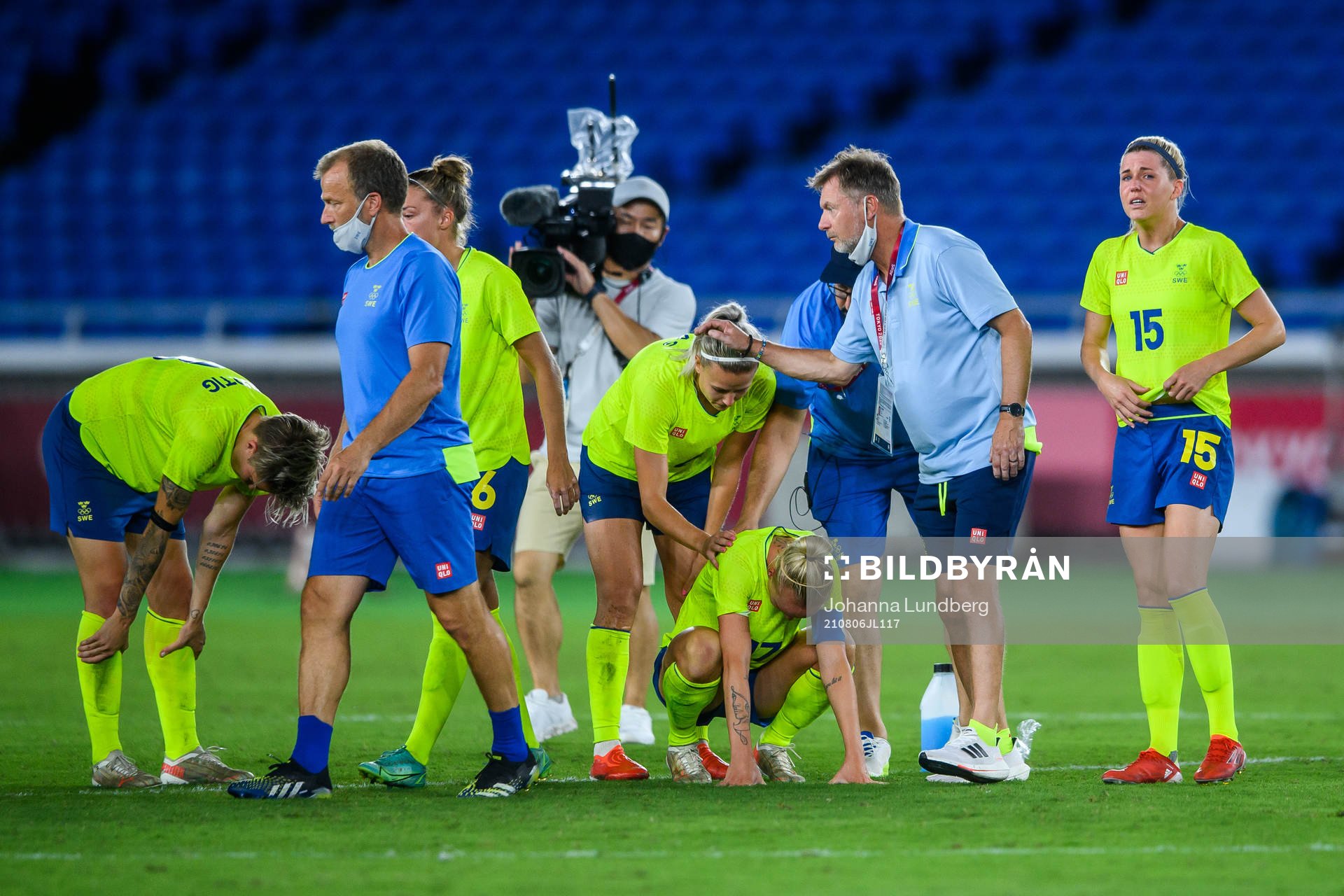 Caroline Seger and Olivia Schough of Sweden look dejected