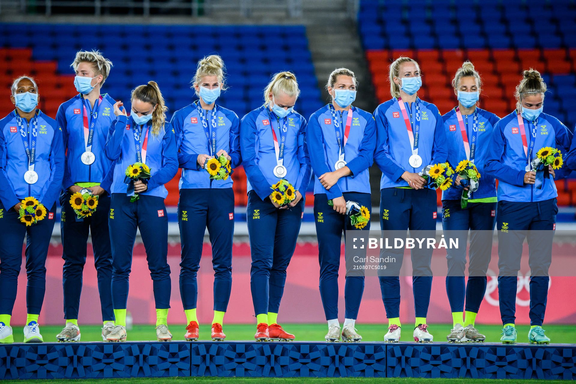 Players of Sweden look dejected