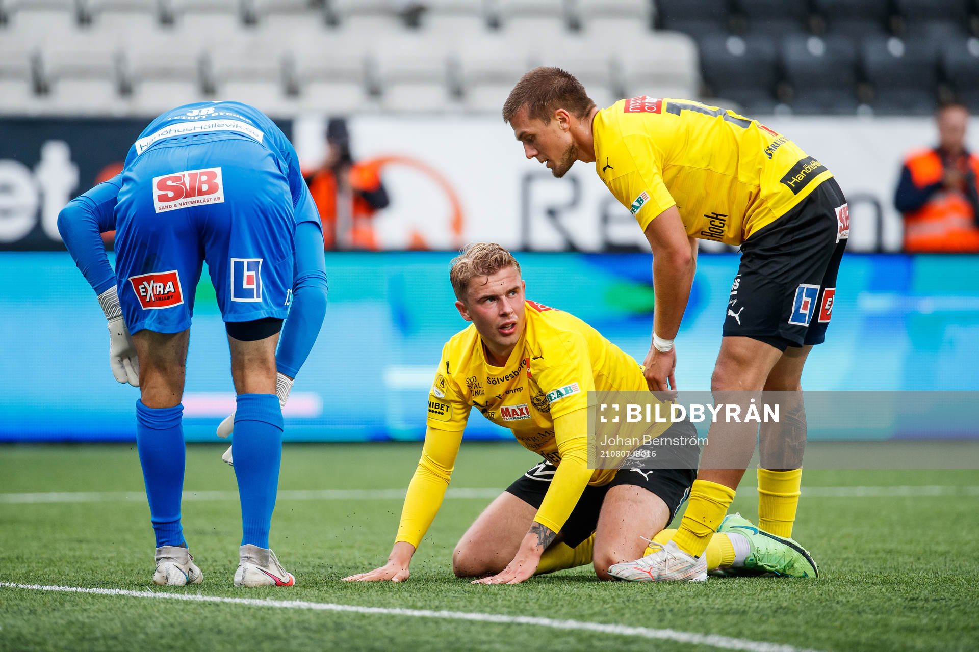 Mjällbys Eric Björkander deppar