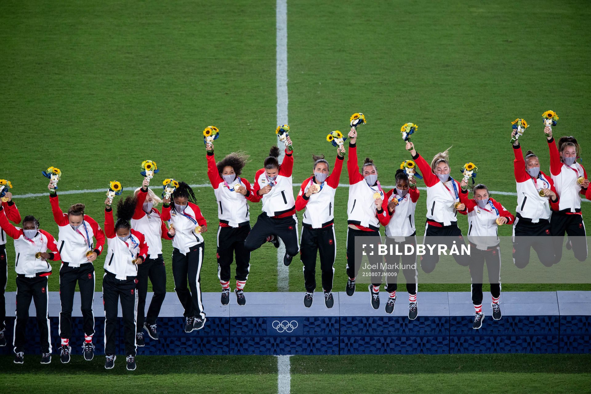 Players of Canada celebrates