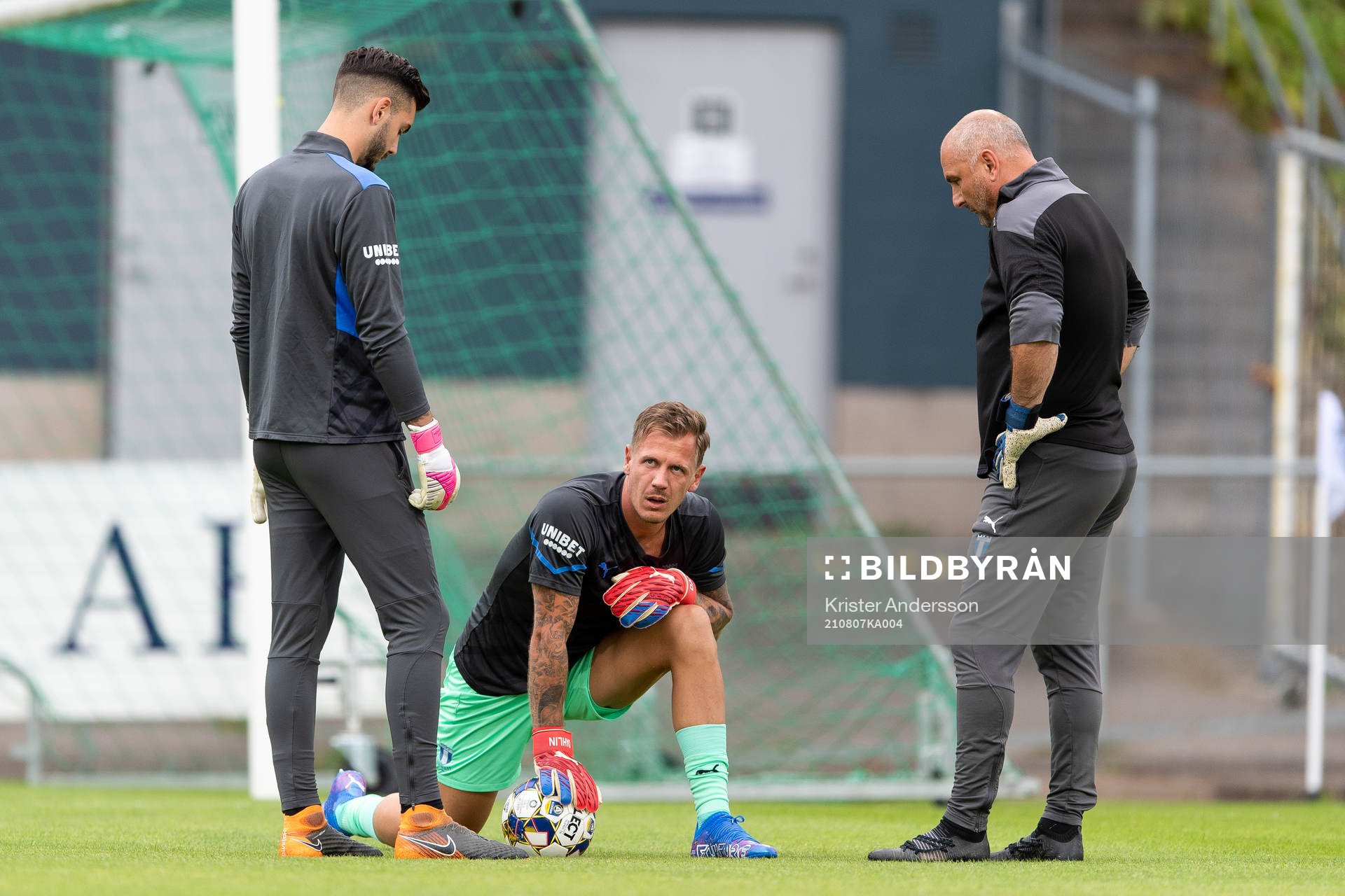 Malmö FFs målvakt Johan Dahlin före fotbollsmatchen i