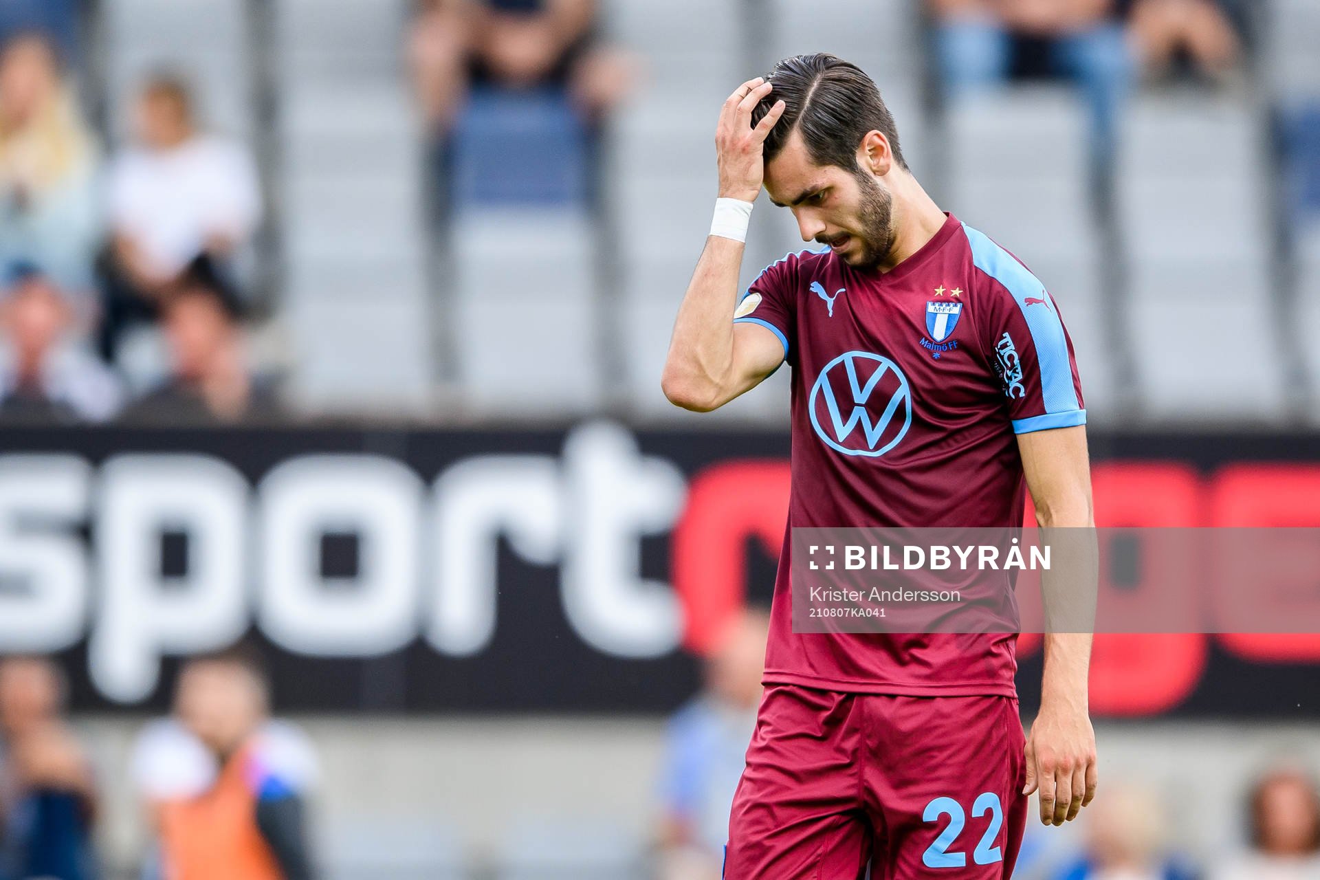 Malmö FFs Adi Nalic deppar