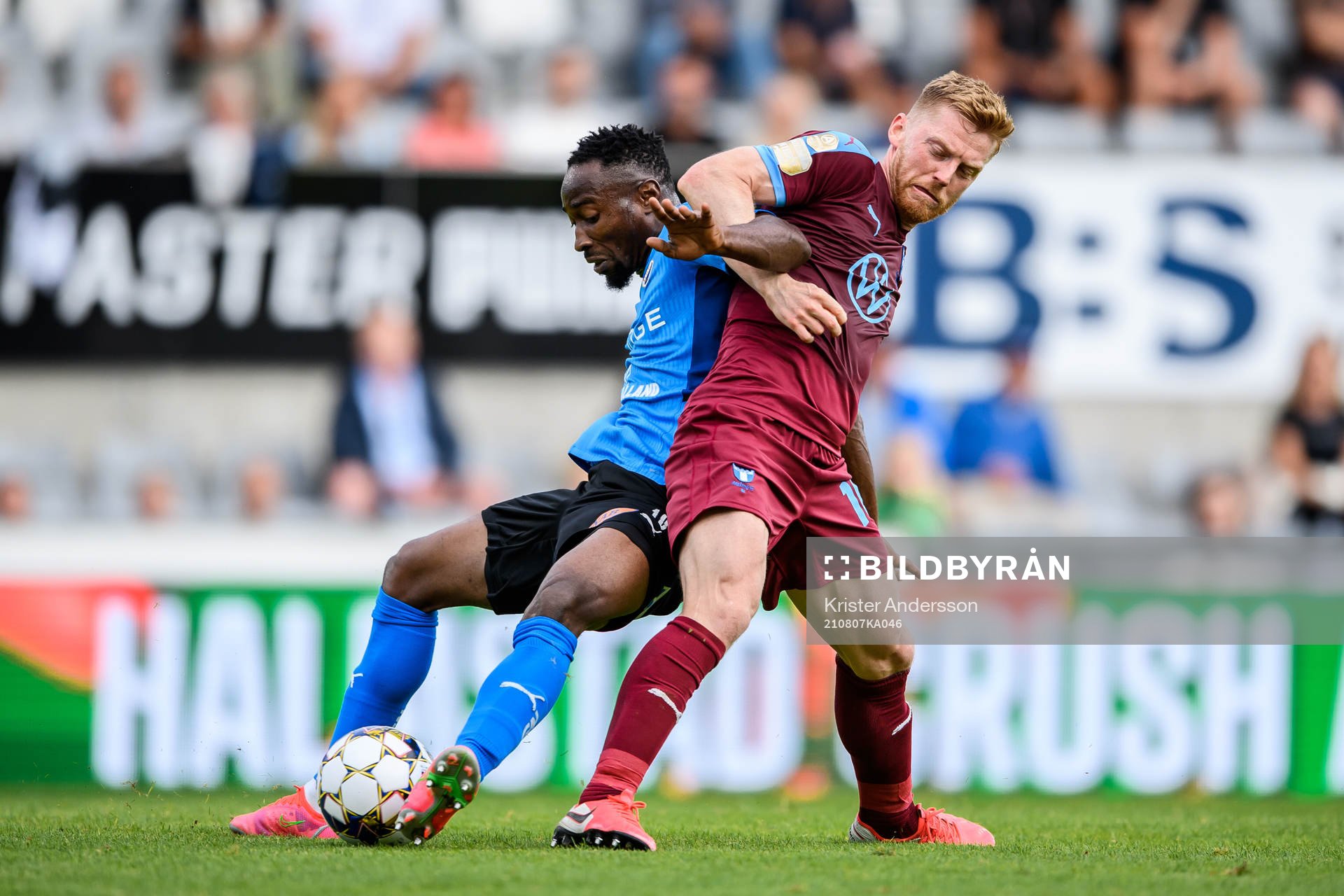Halmstads Samuel Kroon och Malmö FFs Anders Christiansen
