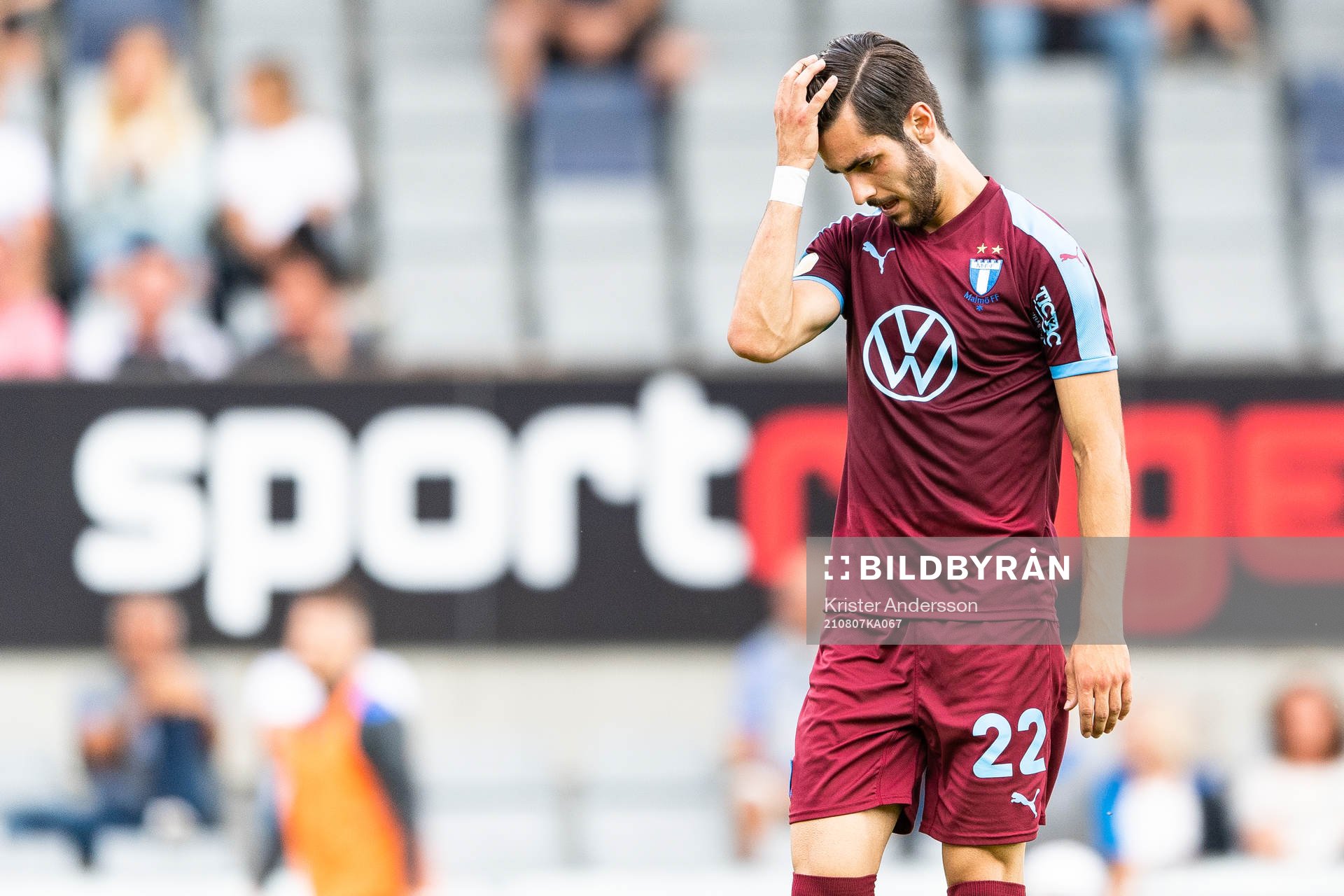 Malmö FFs Adi Nalic deppar