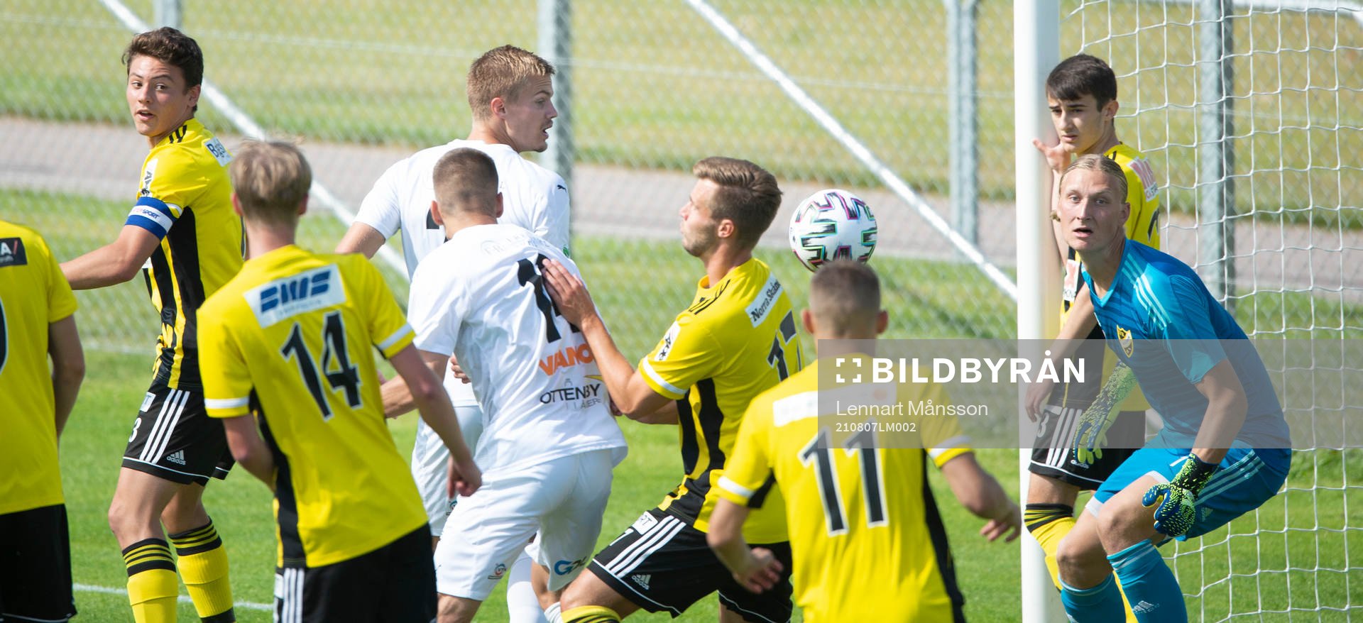 Hörna och IFK Hässleholms målvakt Carl Lundahl Persson