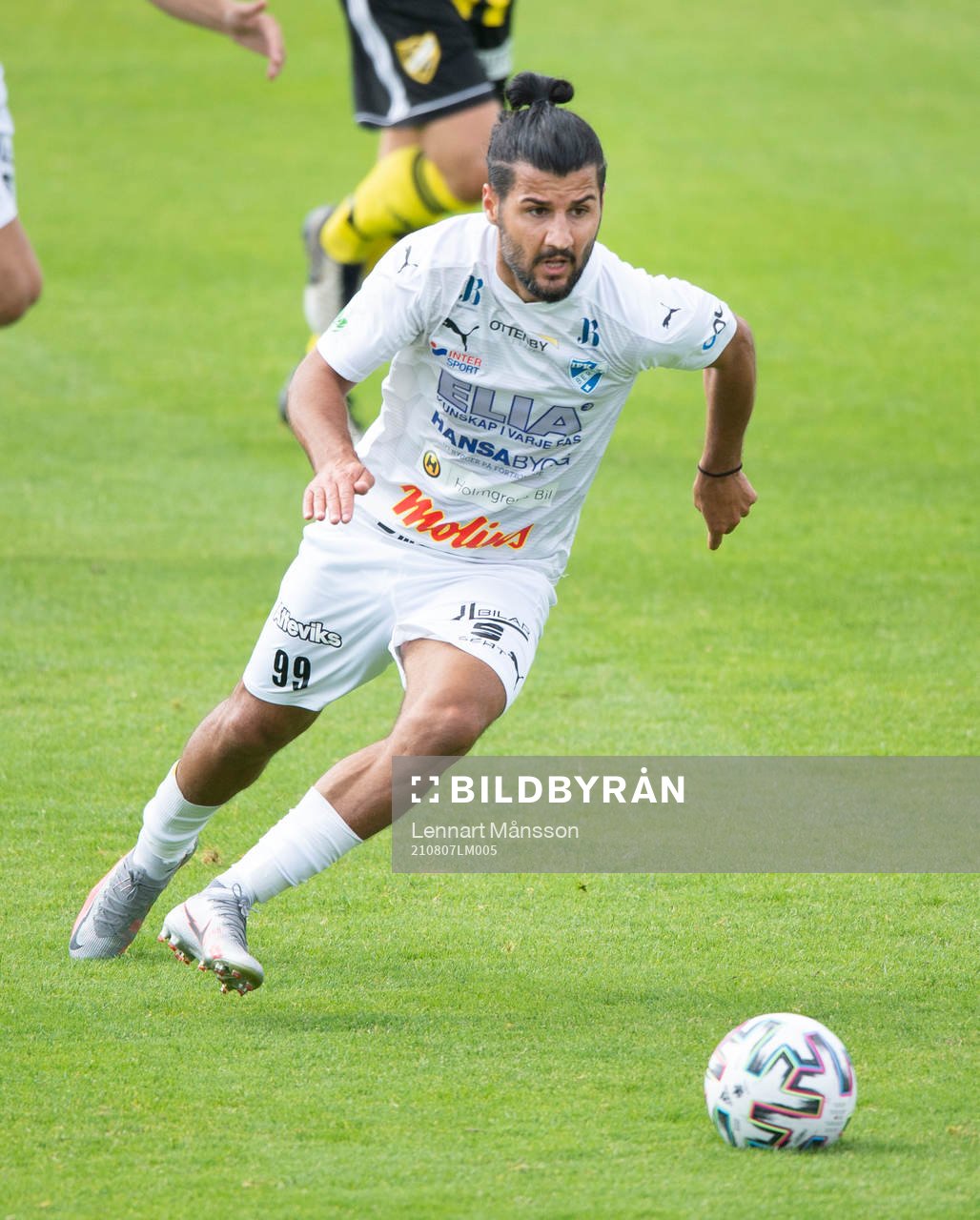 IFK Bergas Peiman Elliassi i matchen i div. 2 Södra