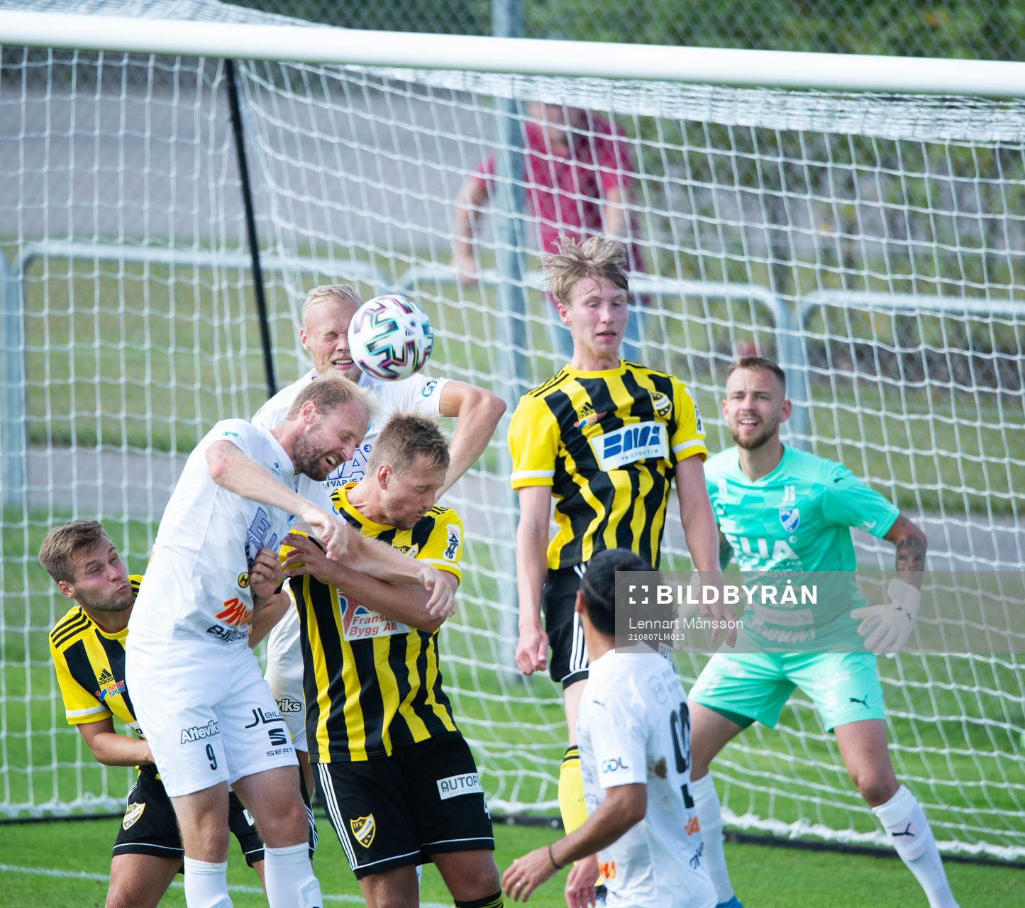 IFK Hässleholms Hampus Rydh och Hugo Arvidsson i matchen i