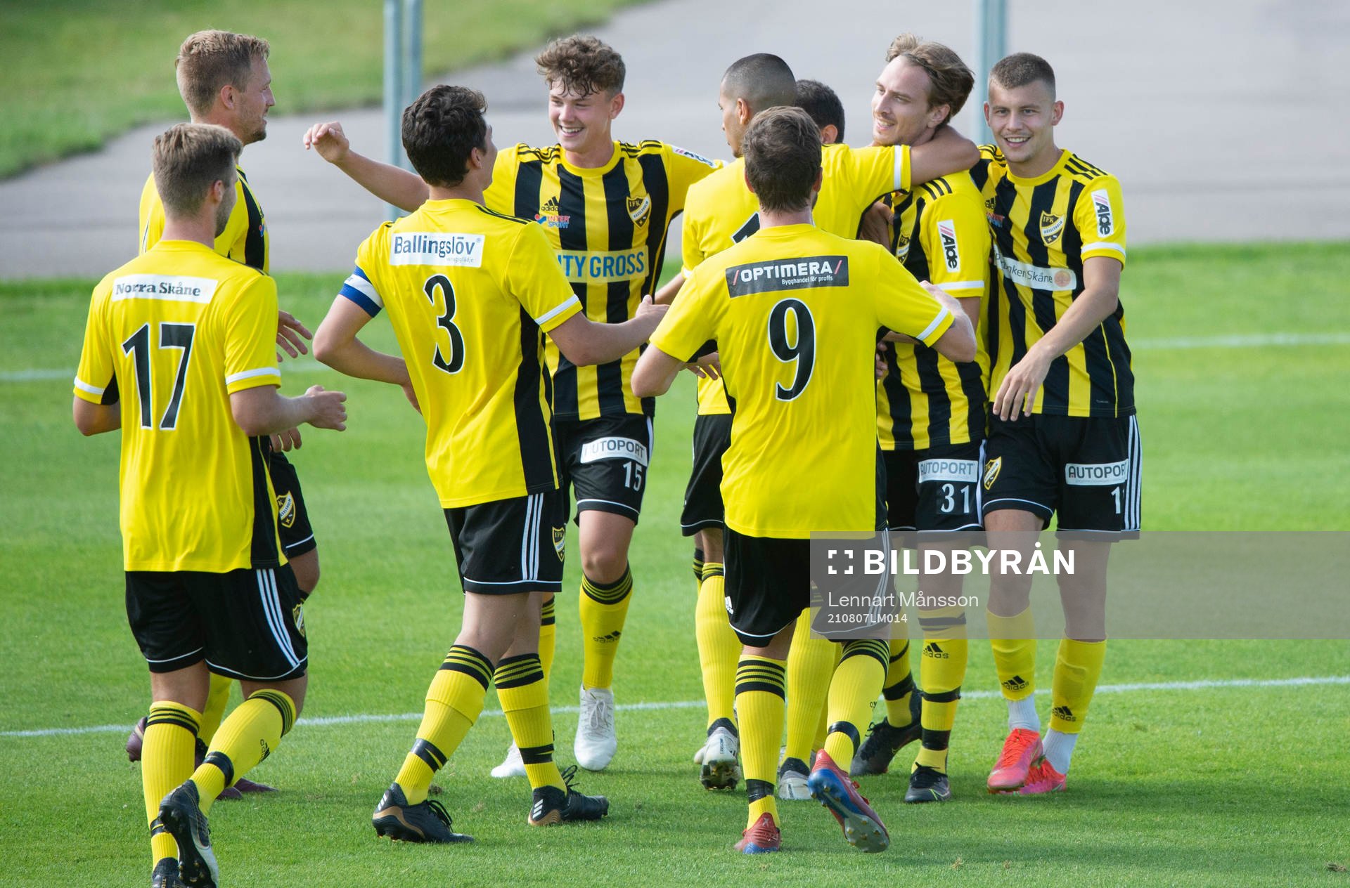 IFK Hässleholm jublar i matchen i div. 2 Södra Götaland