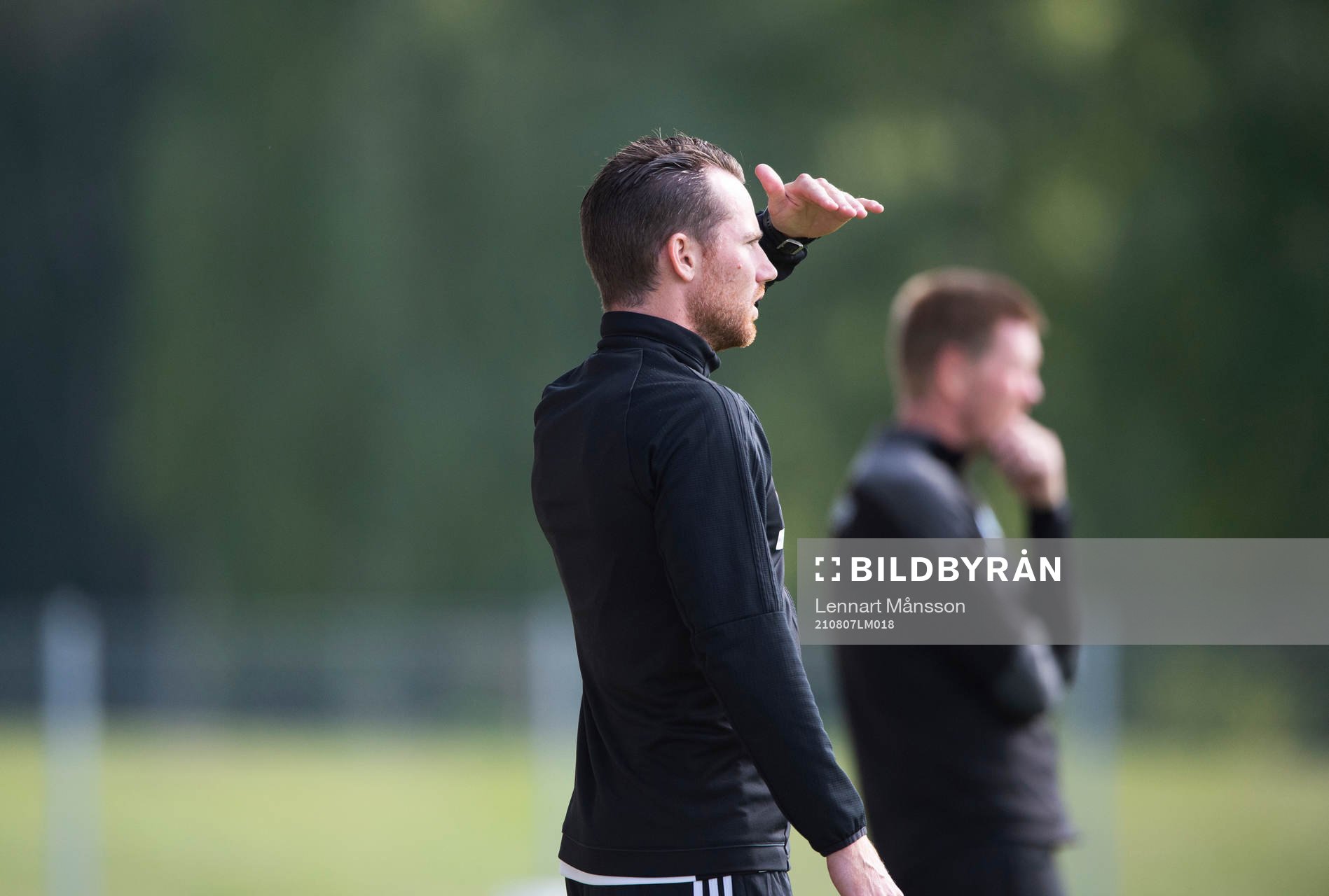 IFK Hässleholms tränare Johan Persson i matchen i div. 2
