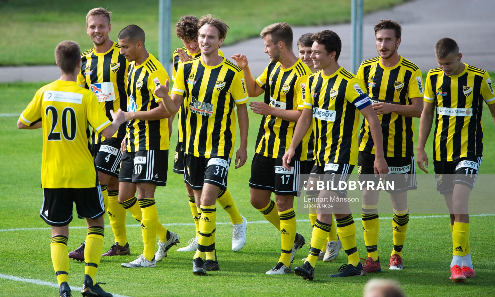 IFK Hässleholm jublar i matchen i div. 2 Södra Götaland