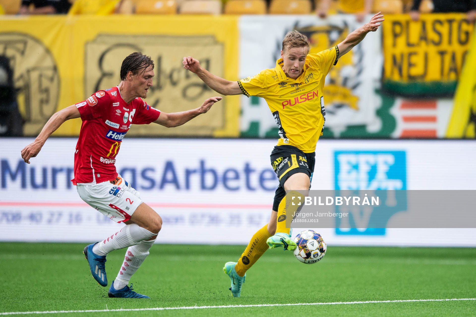 Degerfors Gustav Granath och Elfsborgs Jeppe Møldrup Okkels
