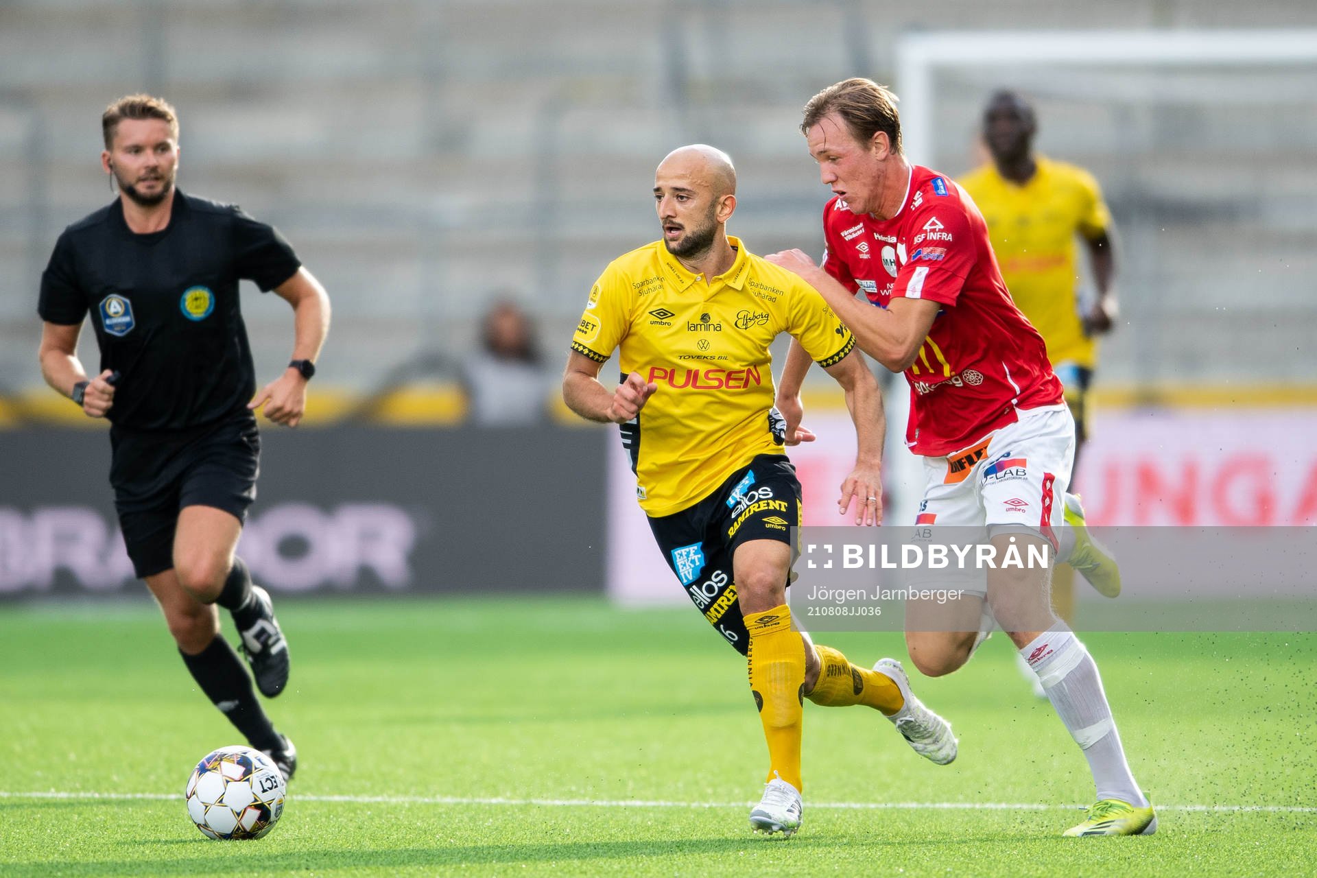 Elfsborgs Robert Gojani och Degerfors Adam Carlén