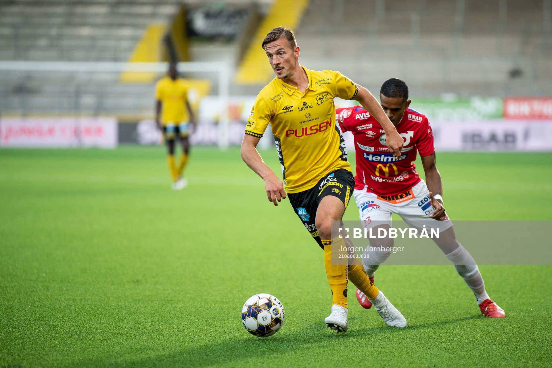 Elfsborgs Simon Olsson och Degerfors Adhavan Rajamohan
