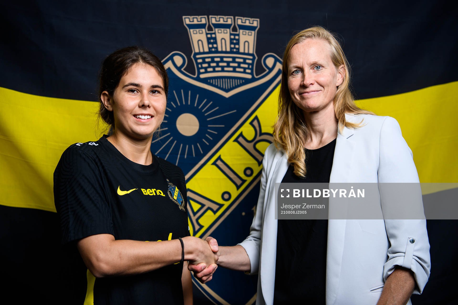 Julia Olsson och manager Anne Mäkinen