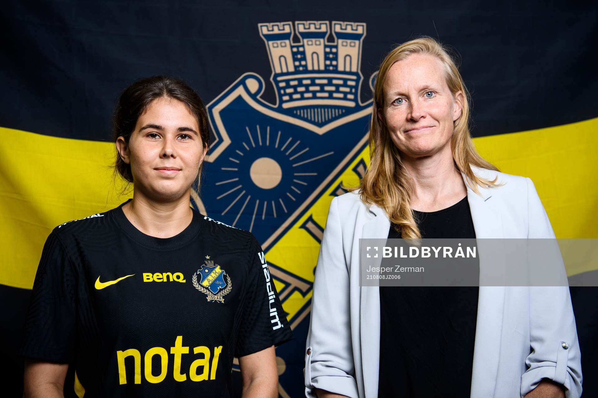 Julia Olsson och manager Anne Mäkinen