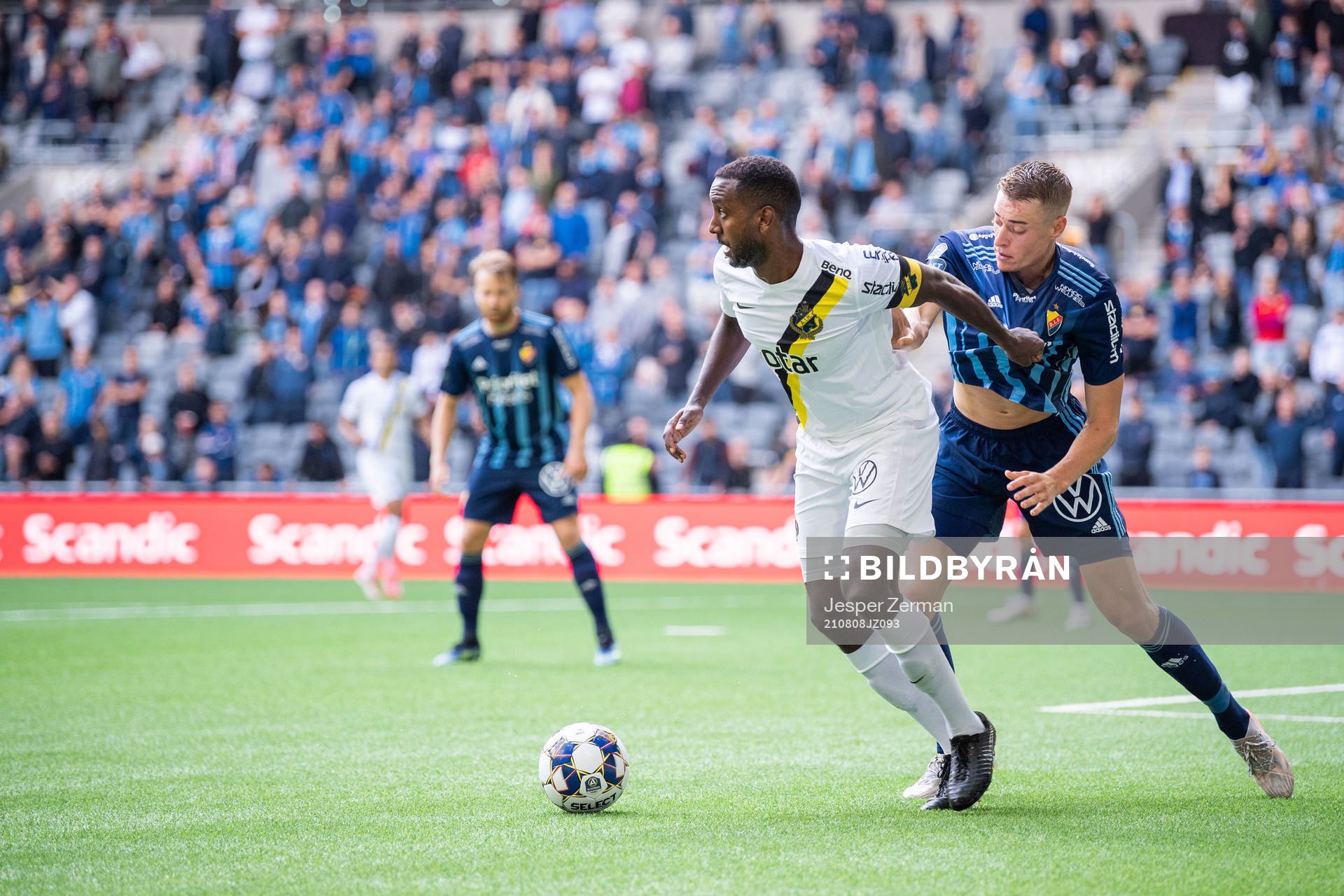 s Henok Goitom och Djurgårdens Jesper Löfgren