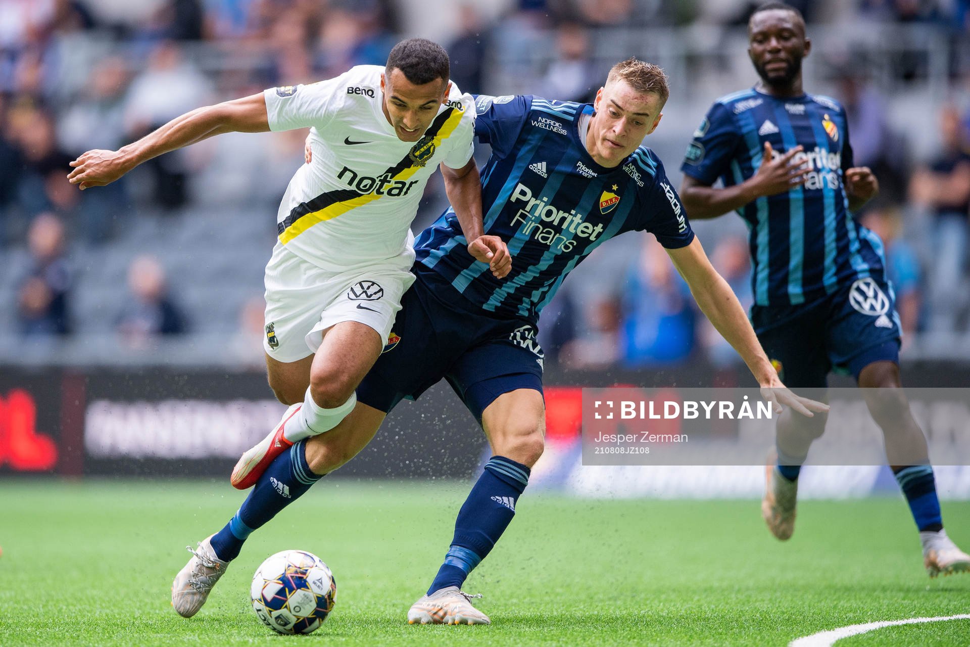 s Nabil Bahoui och Djurgårdens Jesper Löfgren