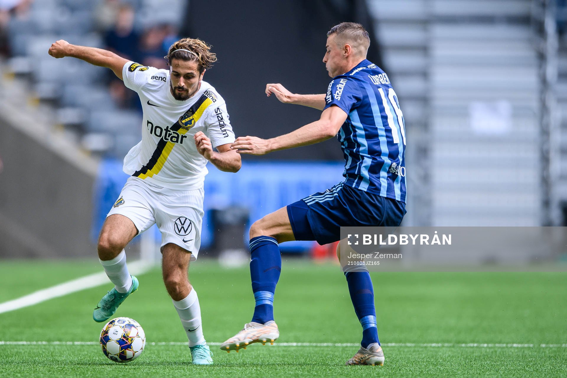 s Zack Elbouzedi och Djurgårdens Jesper Löfgren