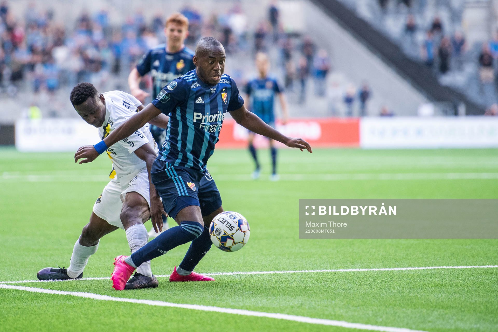 s Erick Otieno och Djurgårdens Edward Chilufya