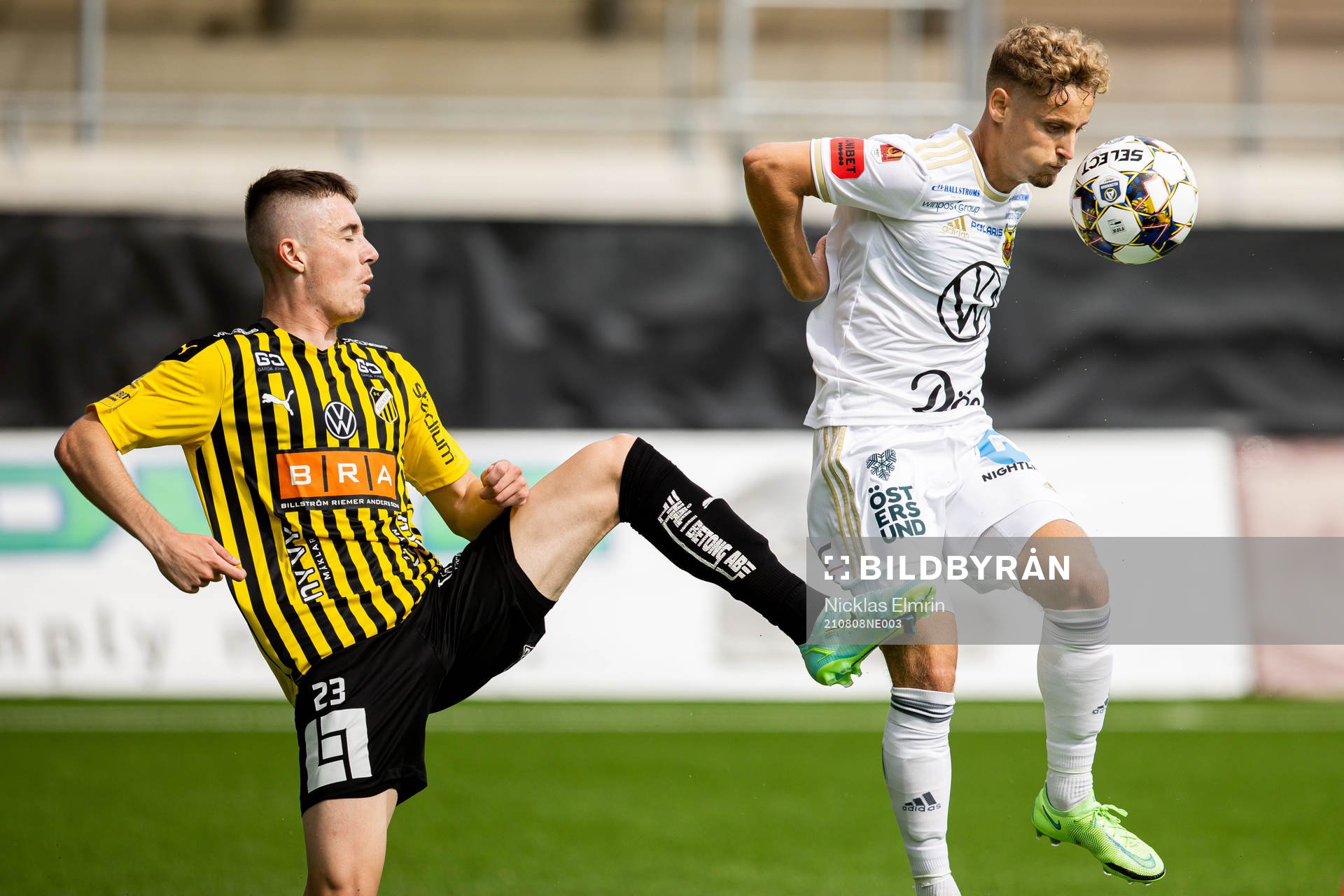 Häckens Patrik Wålemark och Östersunds Henrik Bellman