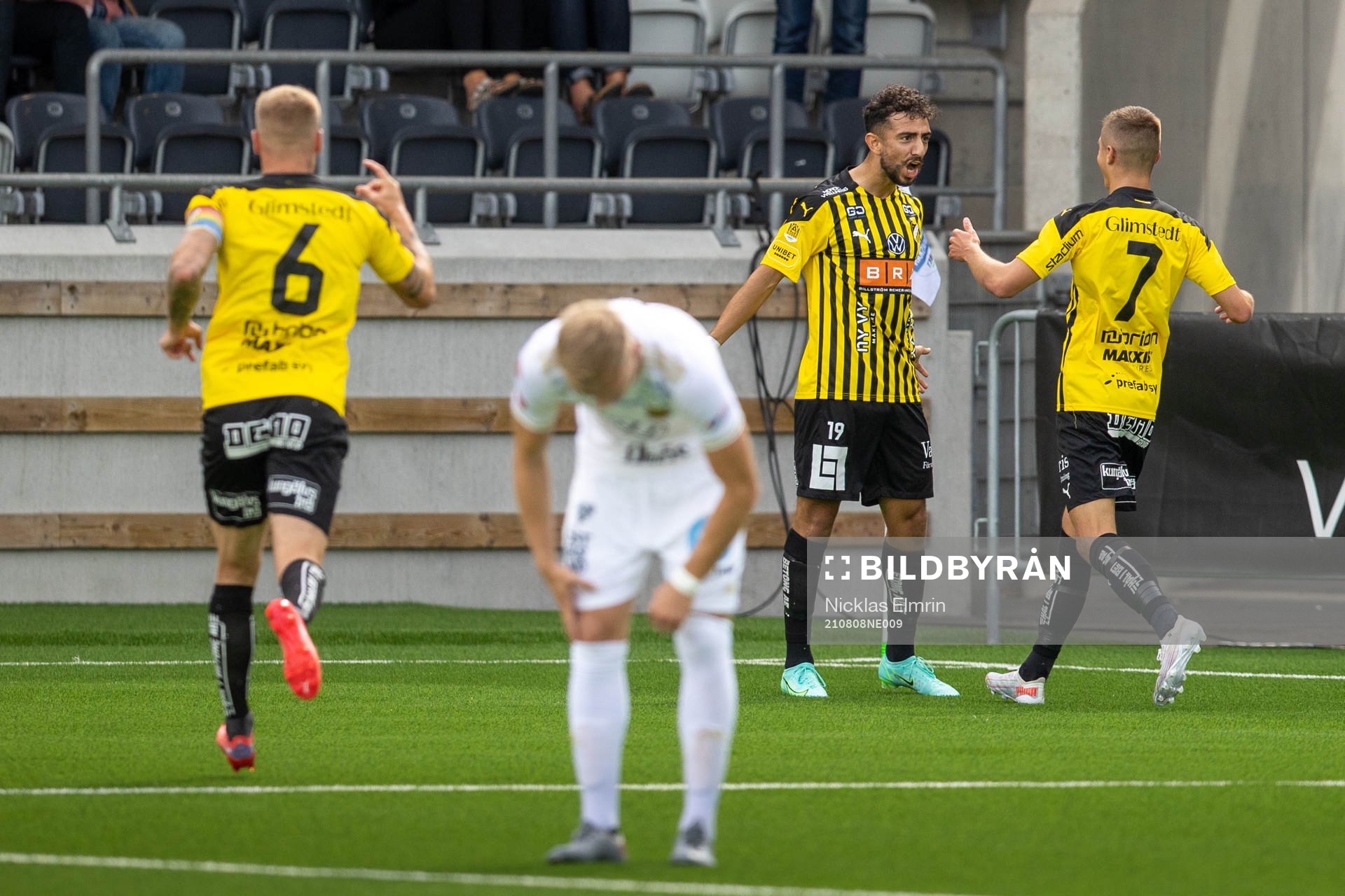 Häckens Daleho Irandust  jublar