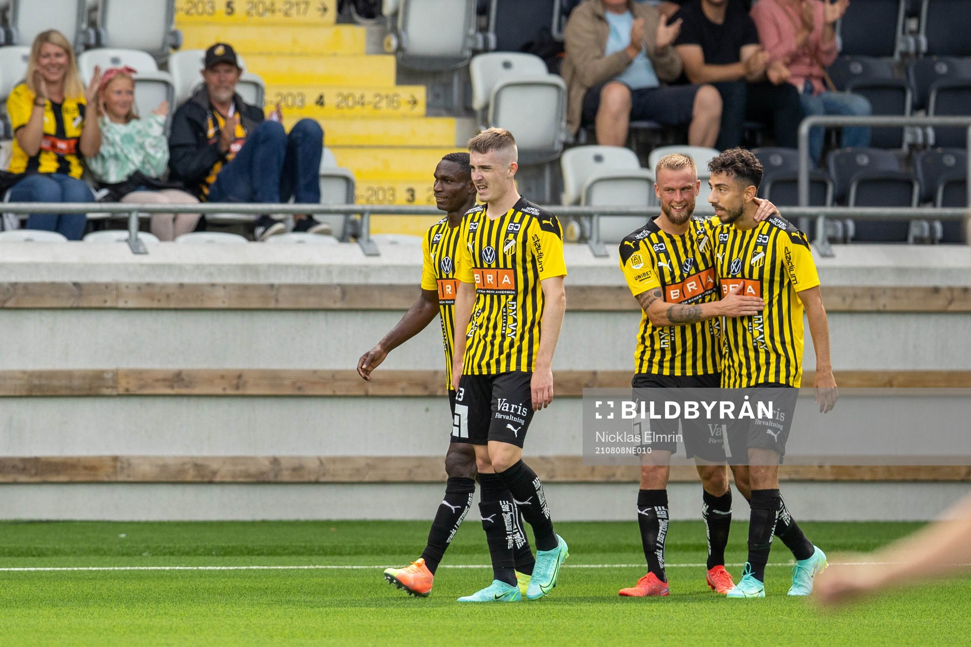 Häckens Daleho Irandust och Alexander Faltsetas  jublar