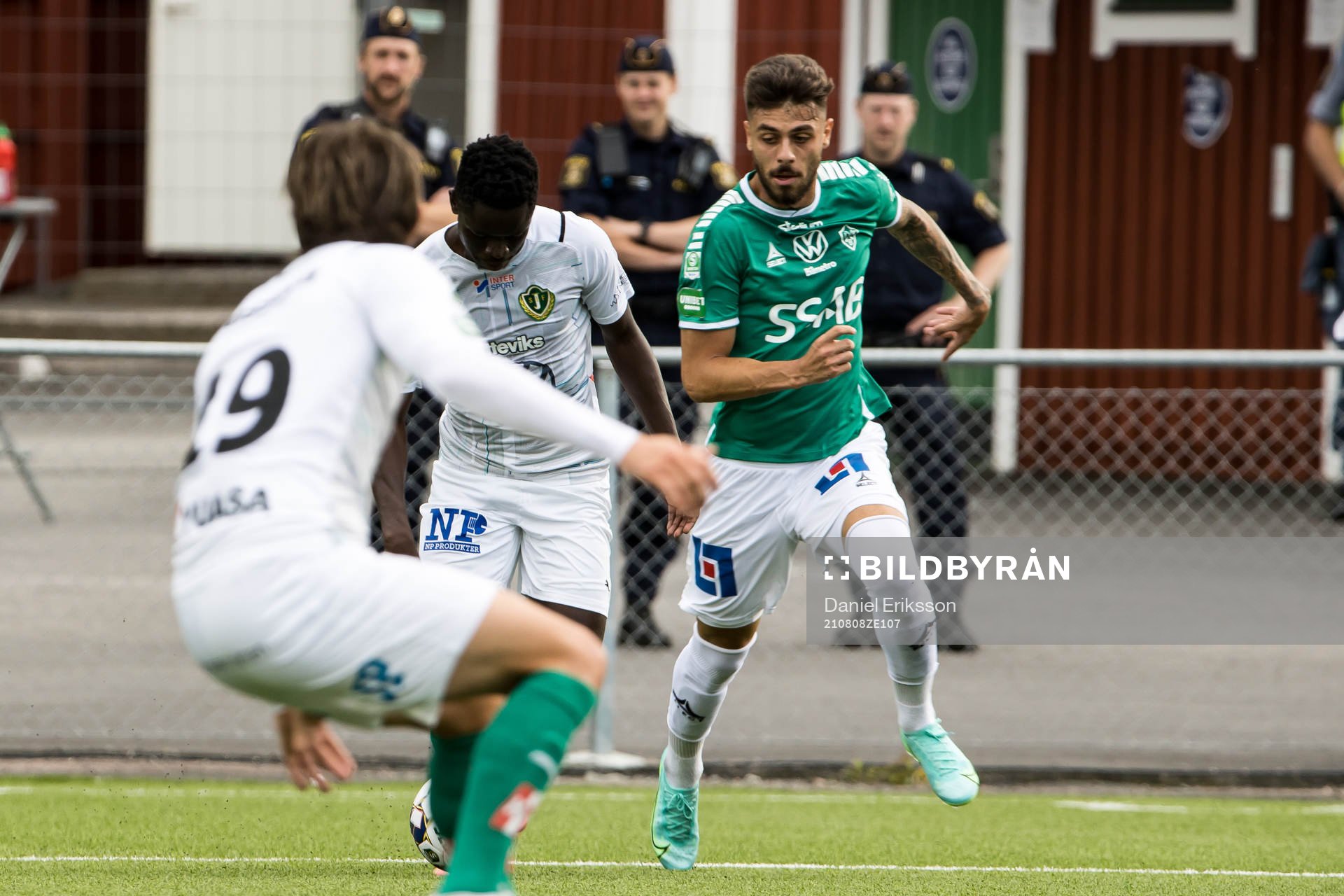 Jönköpings Eric Johana Omondi och Brages Leonard Pllana