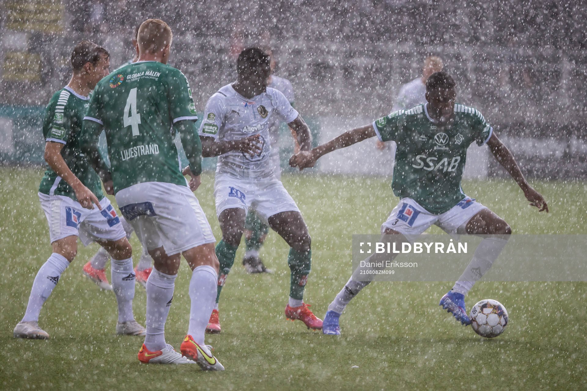 Brages Moses Makasi och Jönköpings Eric Johana Omondi