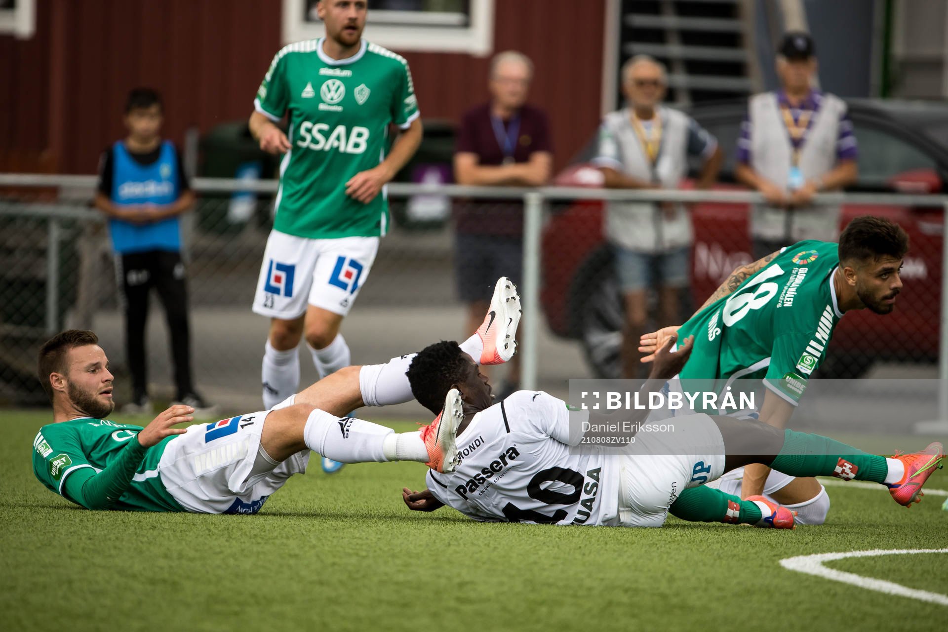 Brages Niklas Söderberg och Jönköpings Eric Johana