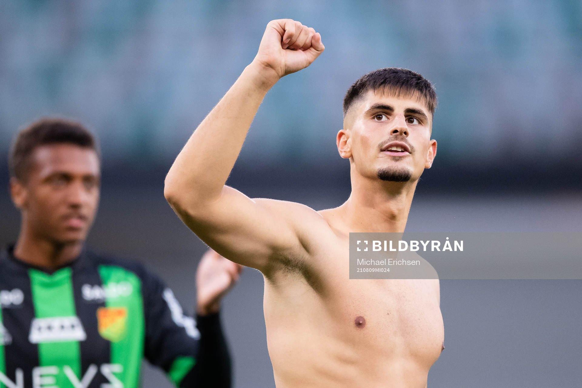 GAIS Emin Grozdanic  jublar och tackar klacken