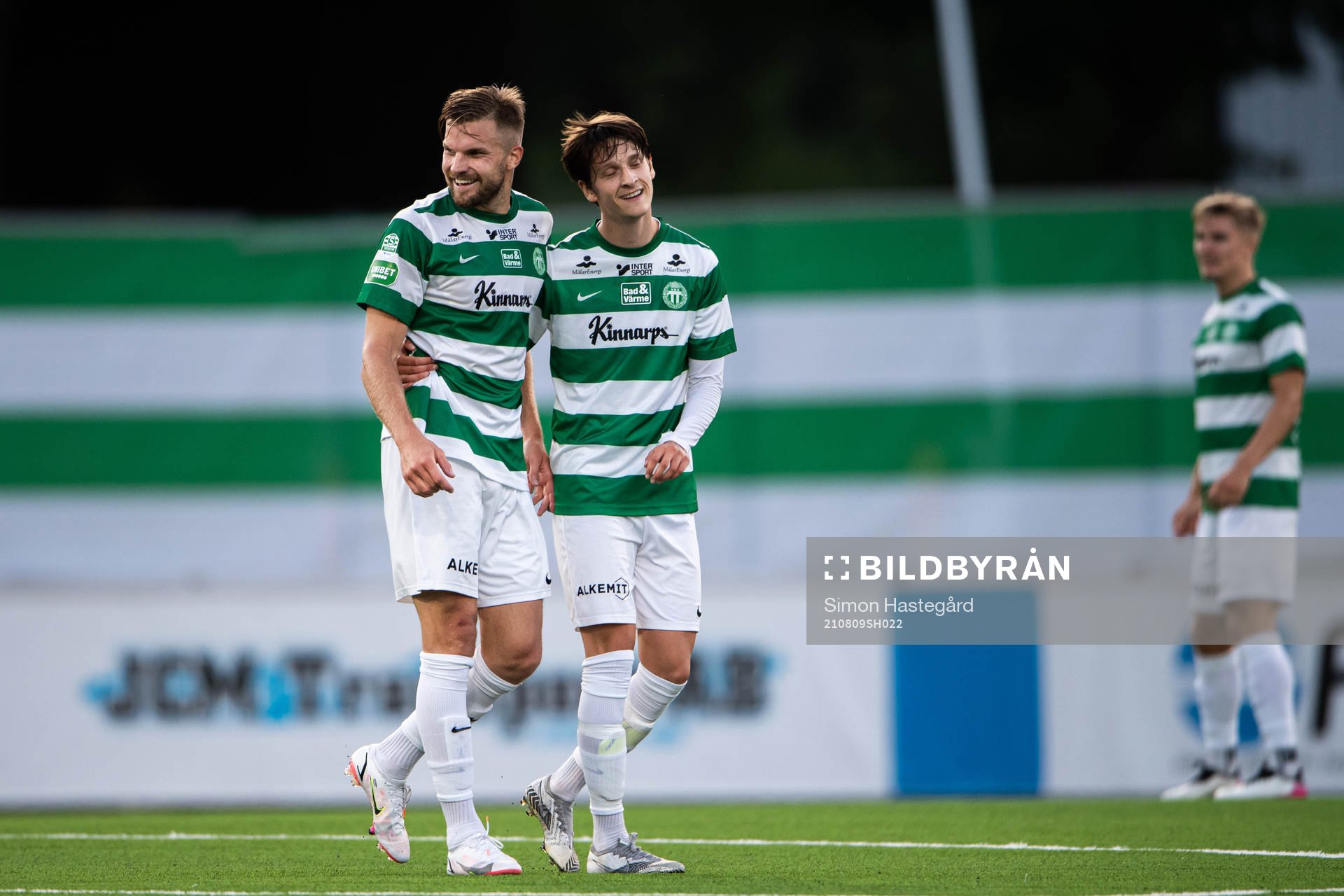 Västerås Erik Björndahl och Olle Edlund jublar
