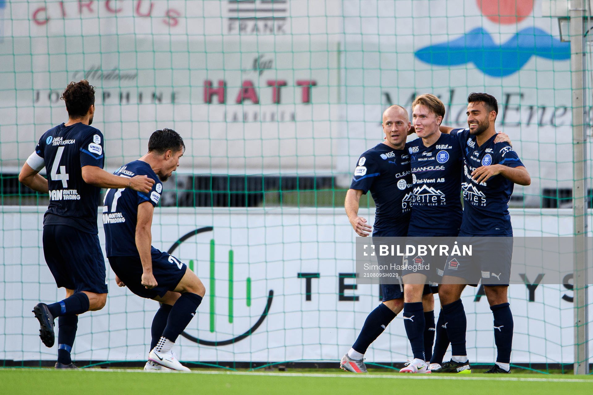 Akropolis Marcus Burman jublar efter 0-2 under fotbollsmatchen i Superettan mellan Västerås SK och Akropolis den 9 augusti 2021 i Västerås.