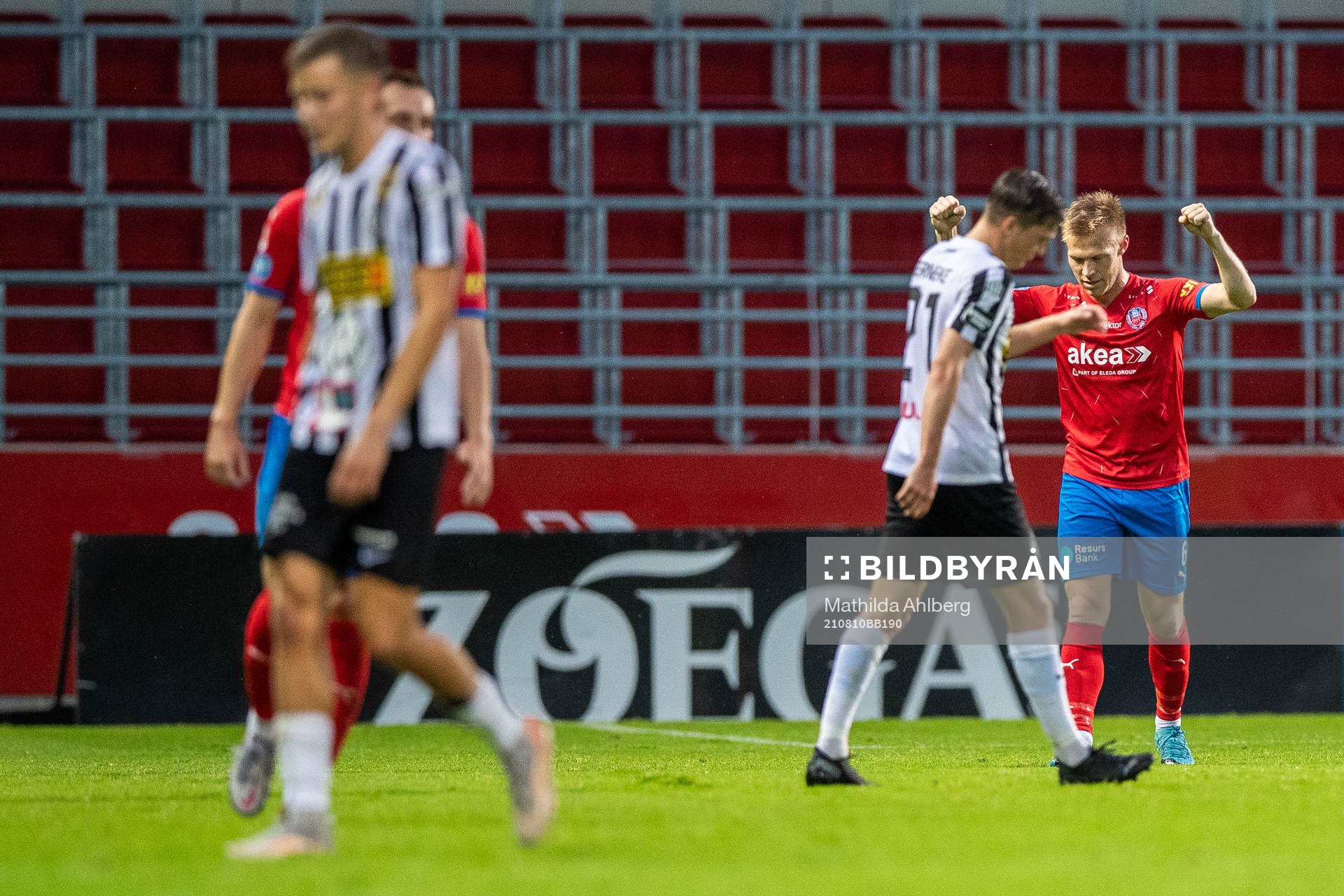 Helsingborgs Andreas Landgren jublar och Landskronas Kevin