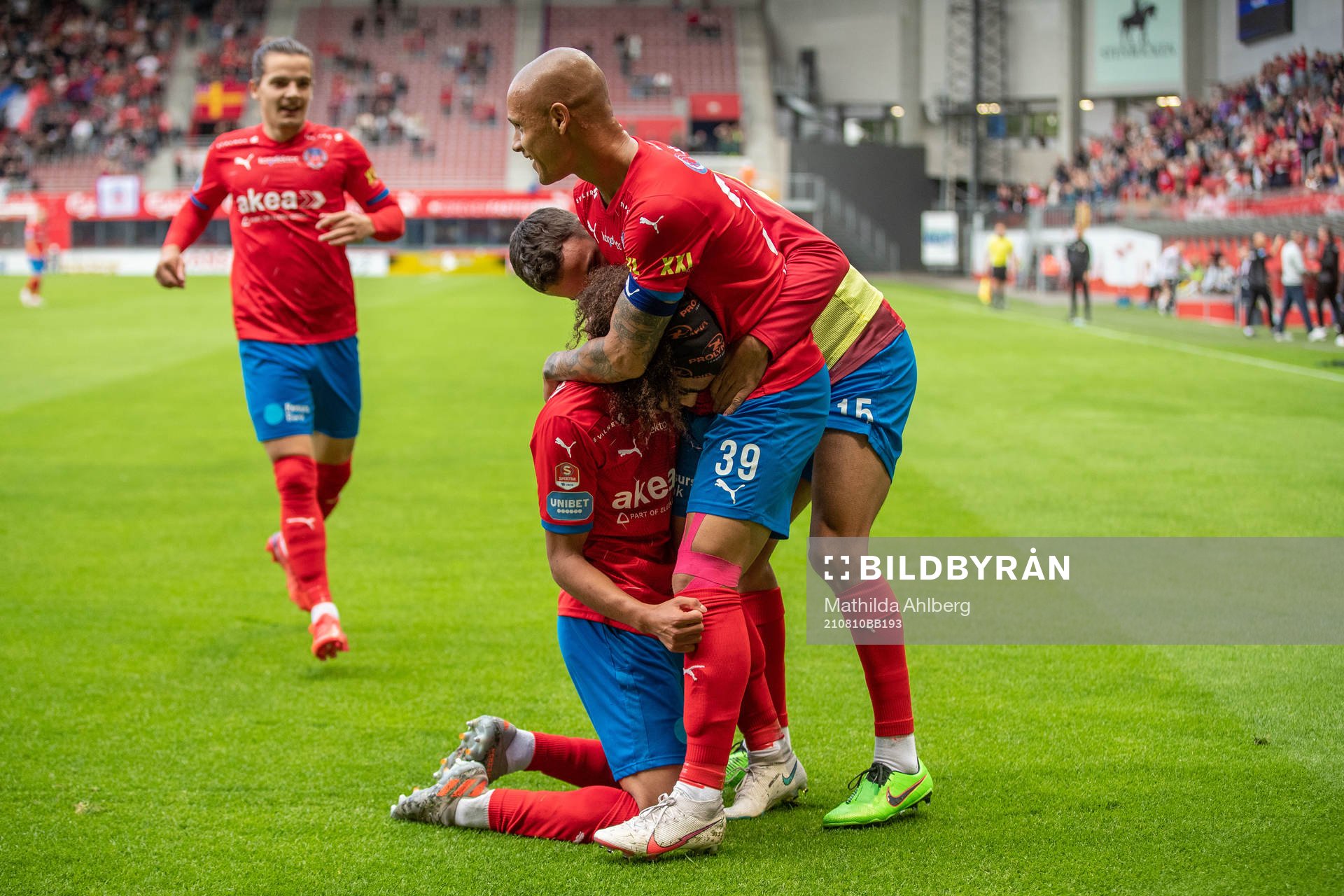 Helsingborgs Adam Kaied jublar med Anthony van