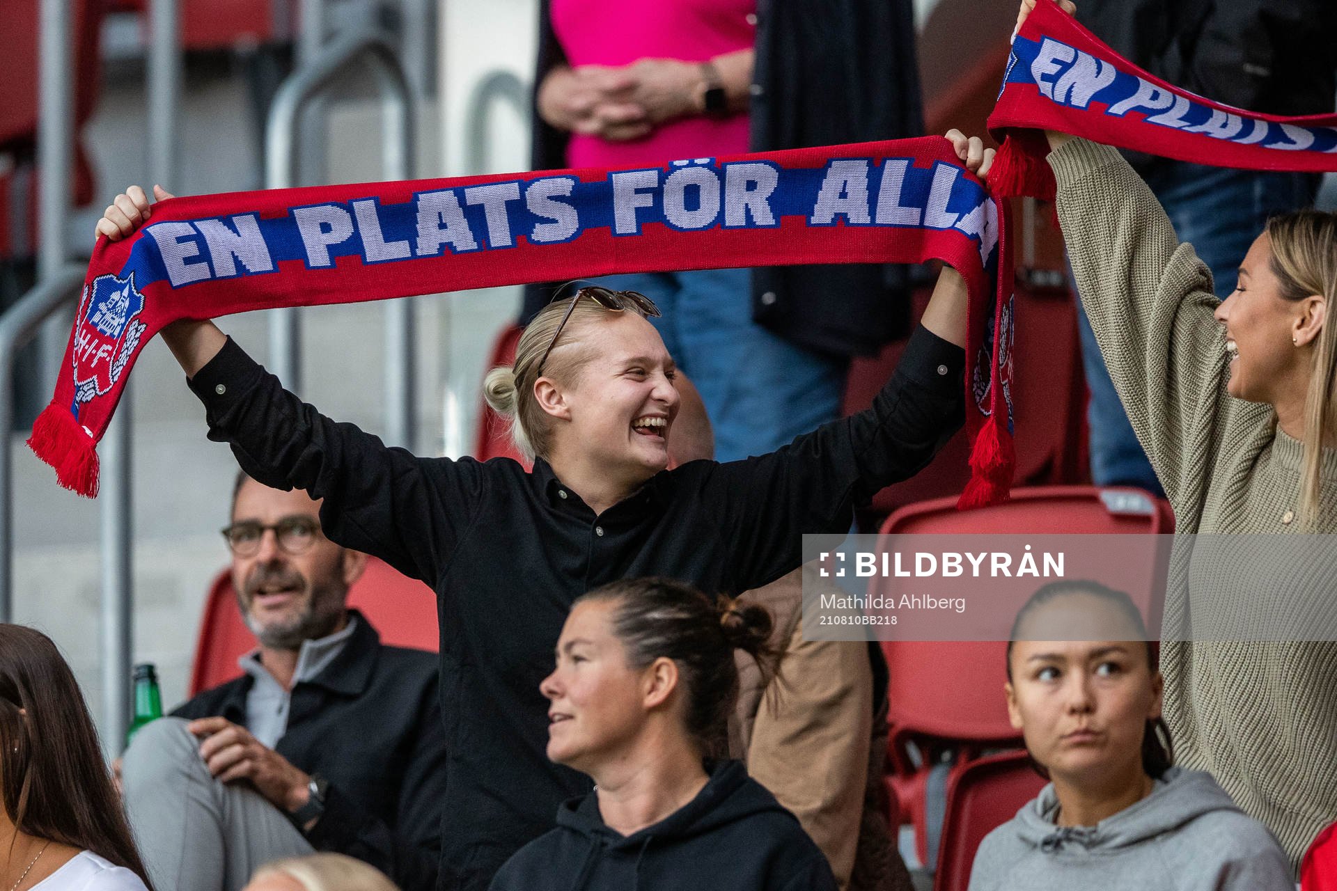 Helsingborgs Maya Waltersson på läktaren