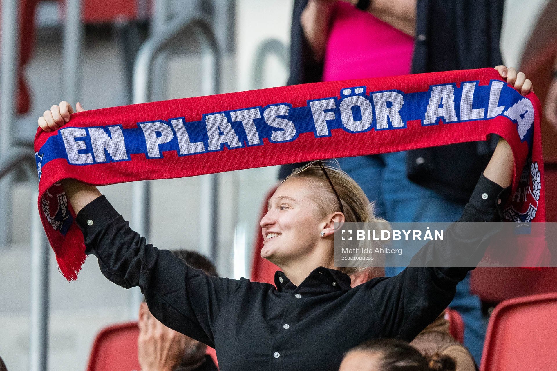 Helsingborgs Maya Waltersson på läktaren