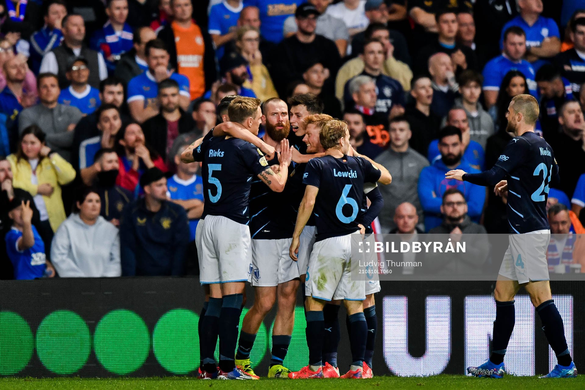 Players of Malmö FF celebrate the 1-1 goal by Antonio Colak