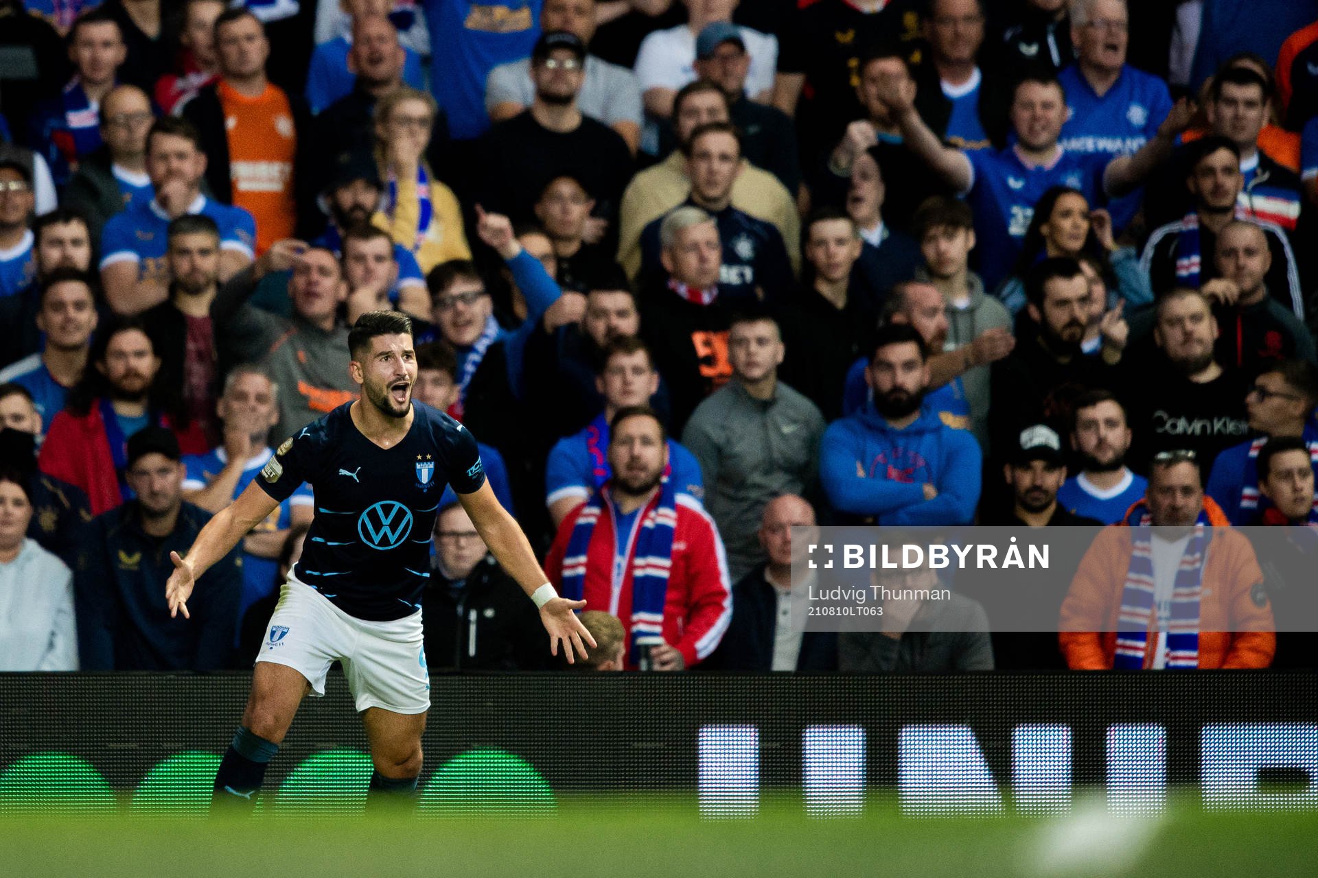 Antonio Colak of Malmö FF celebrates the 1-1 goal
