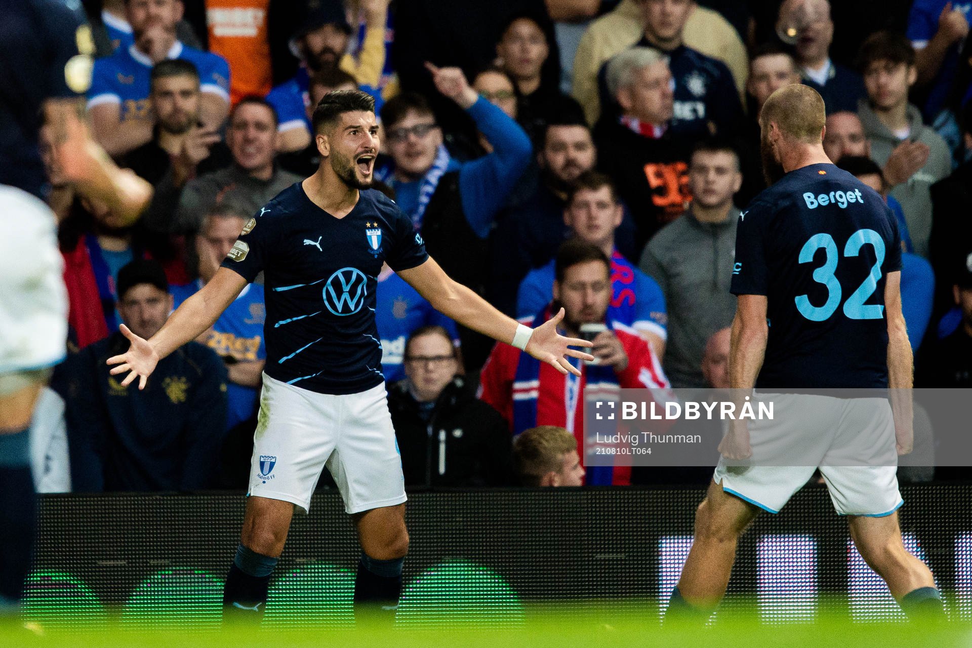 Antonio Colak of Malmö FF celebrates the 1-1 goal