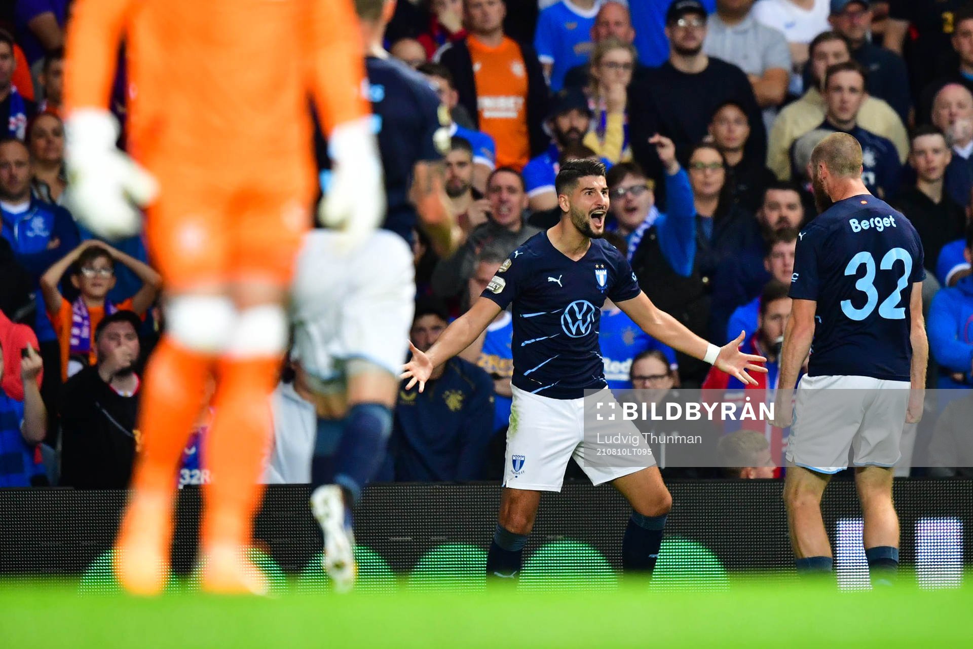 Antonio Colak of Malmö FF celebrates the 1-1 goal