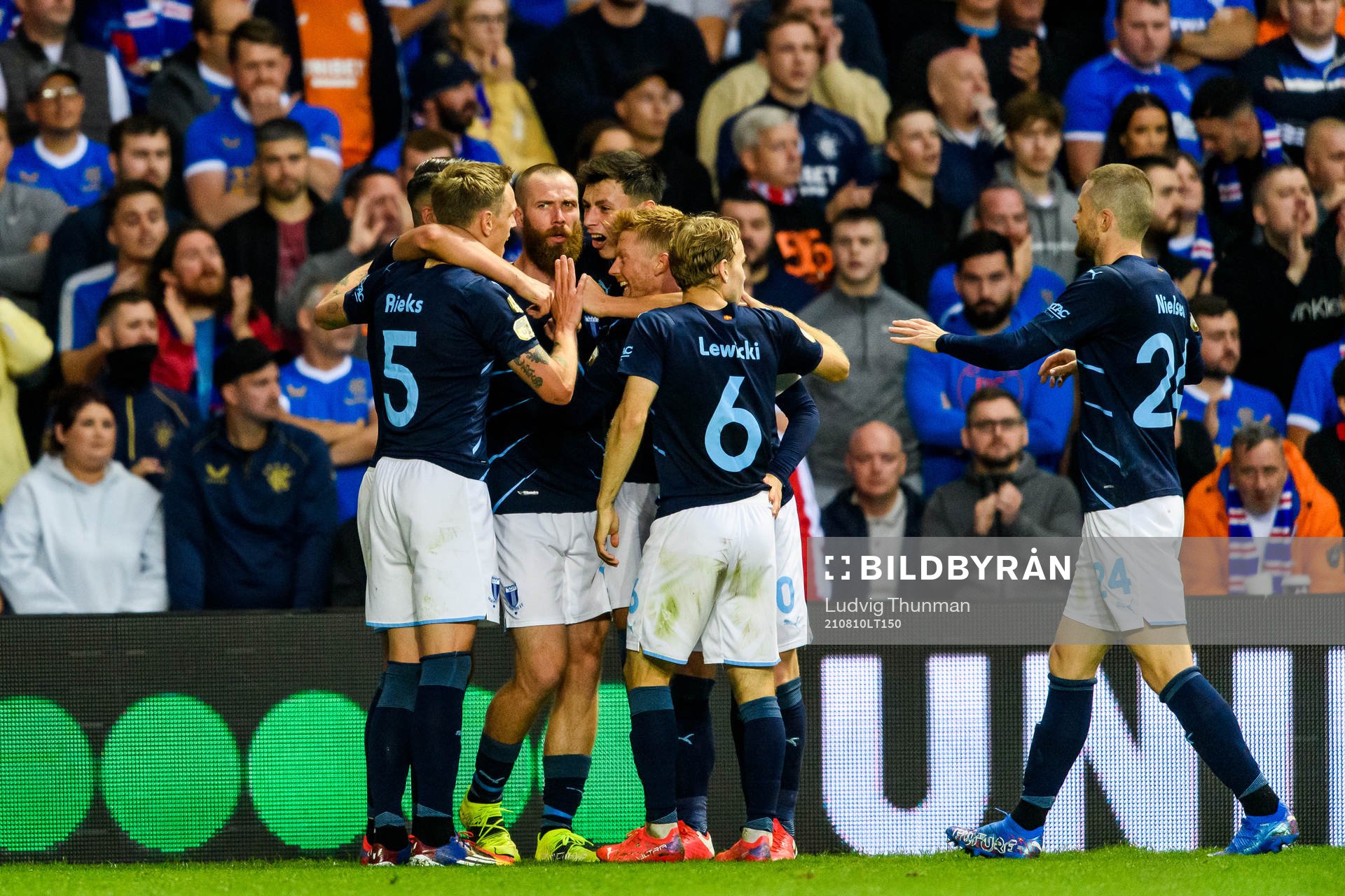 Antonio Colak of Malmö FF celebrates with his teammates