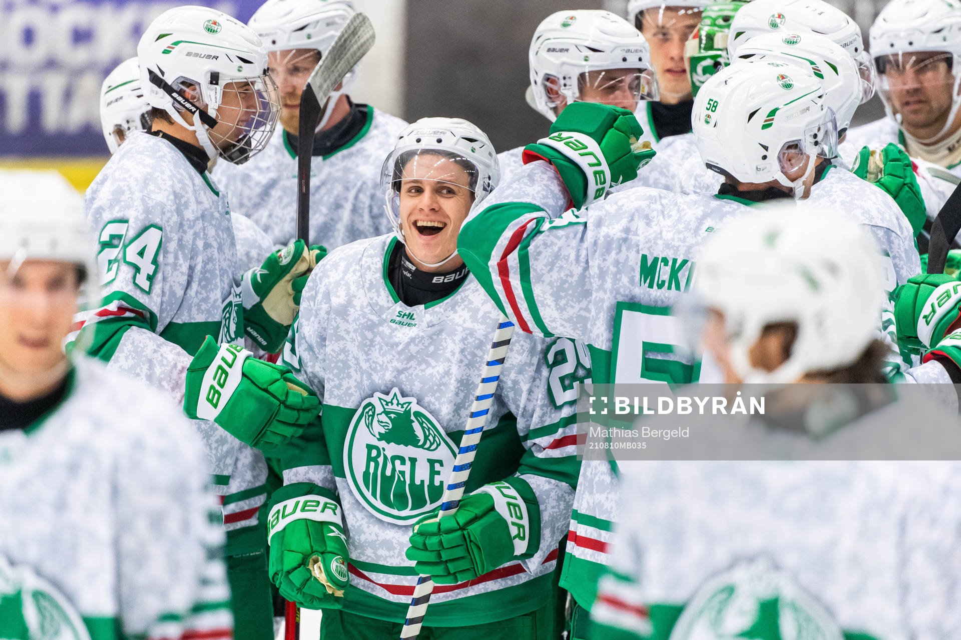 Rögles Tyler Kelleher jublar med lagkamrater