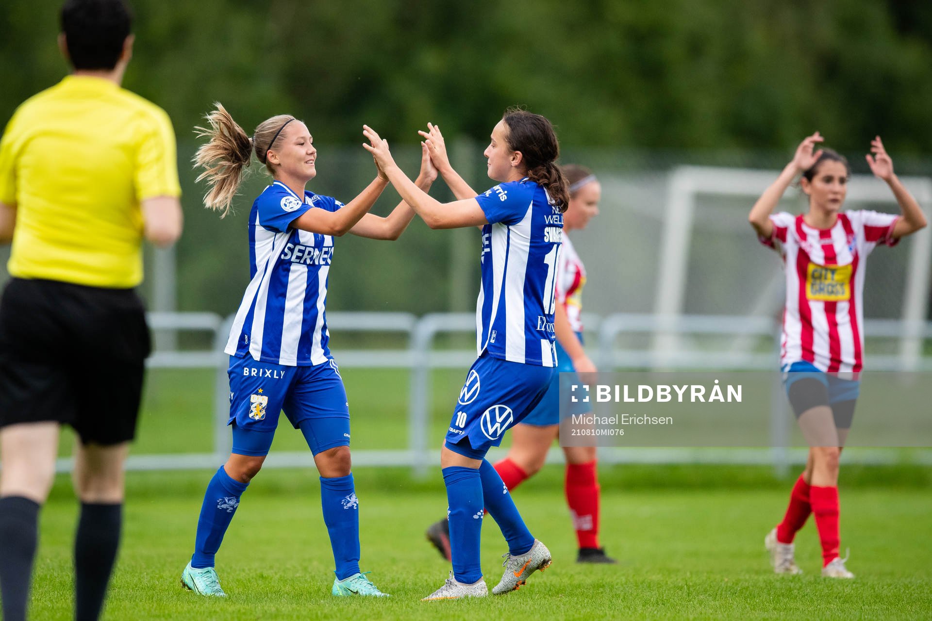 IFK Göteborgs Novalie Jensen jublar ihop med Victoria