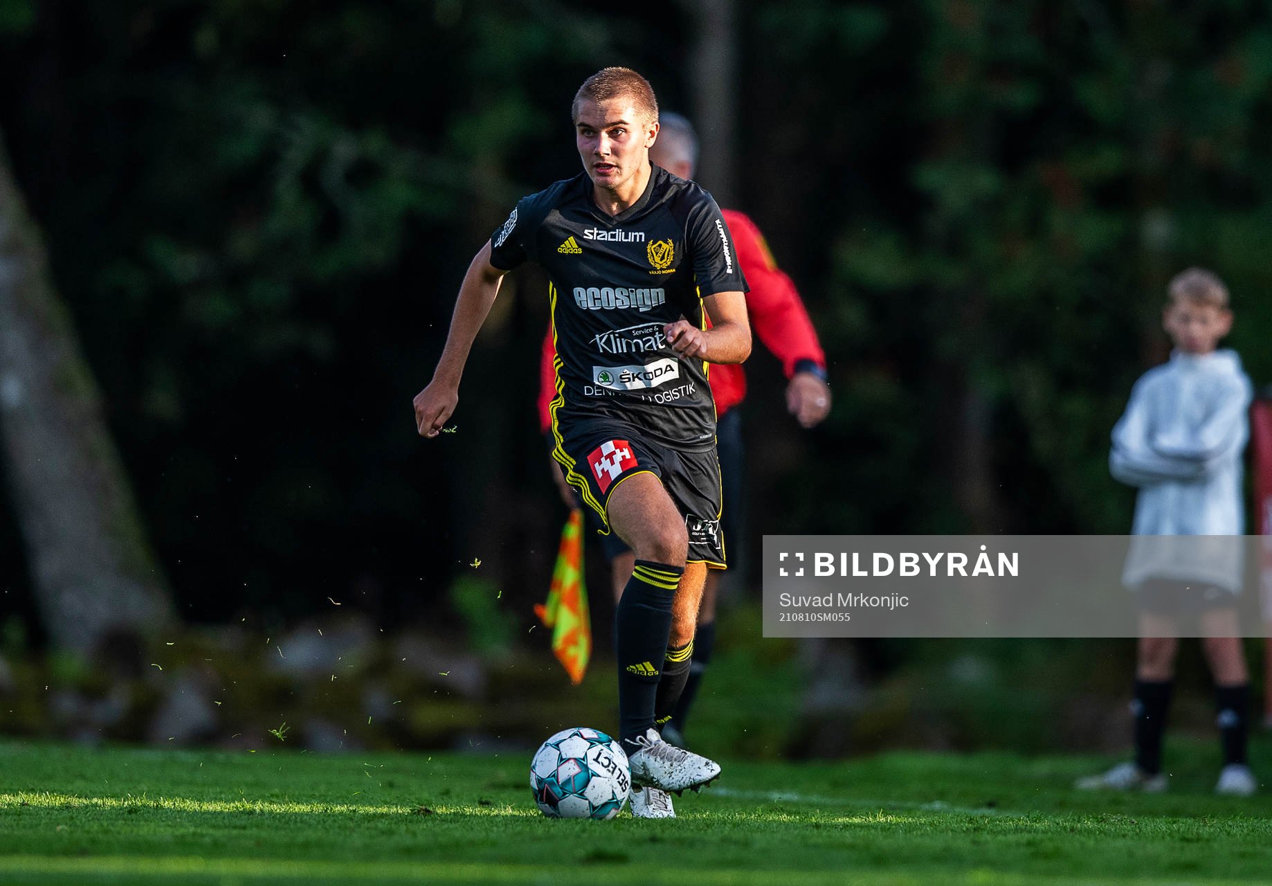 Växjö Norras Arvid Borg under fotbollsmatchen i division 3 sydöstra götaland mellan Växjö Norra och Älmhult den 10 augusti 2021 i Växjö.