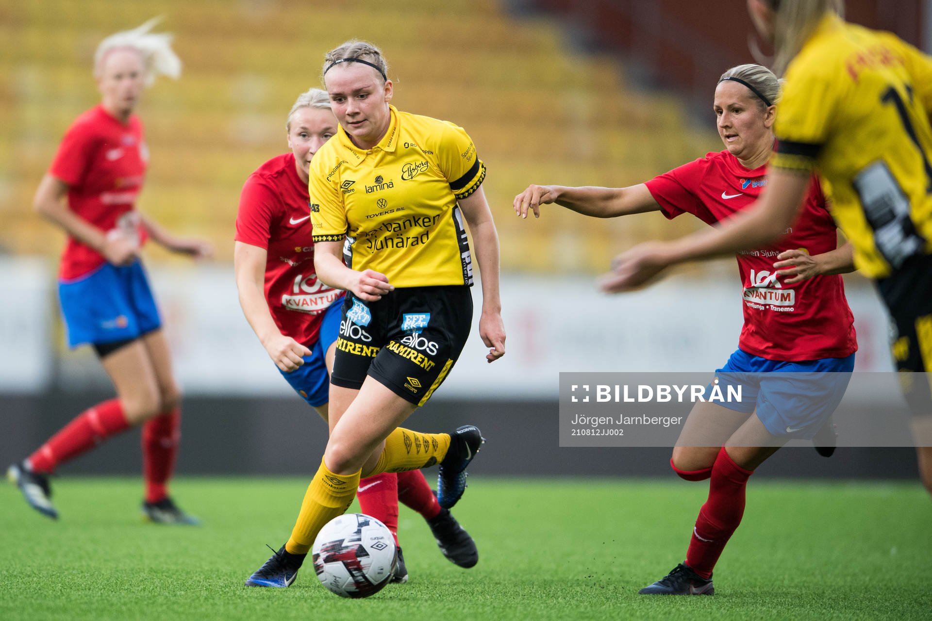 Elfsborgs Leann Nyström och Svenljungas Sandra Sjöberg